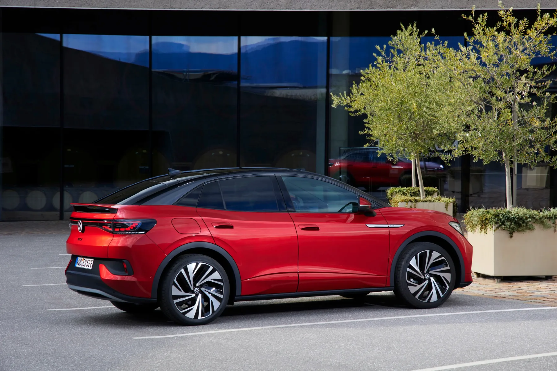 Volkswagen reže ID.5: kupejevski električni SUV naj bi šel v pokoj leta 2027