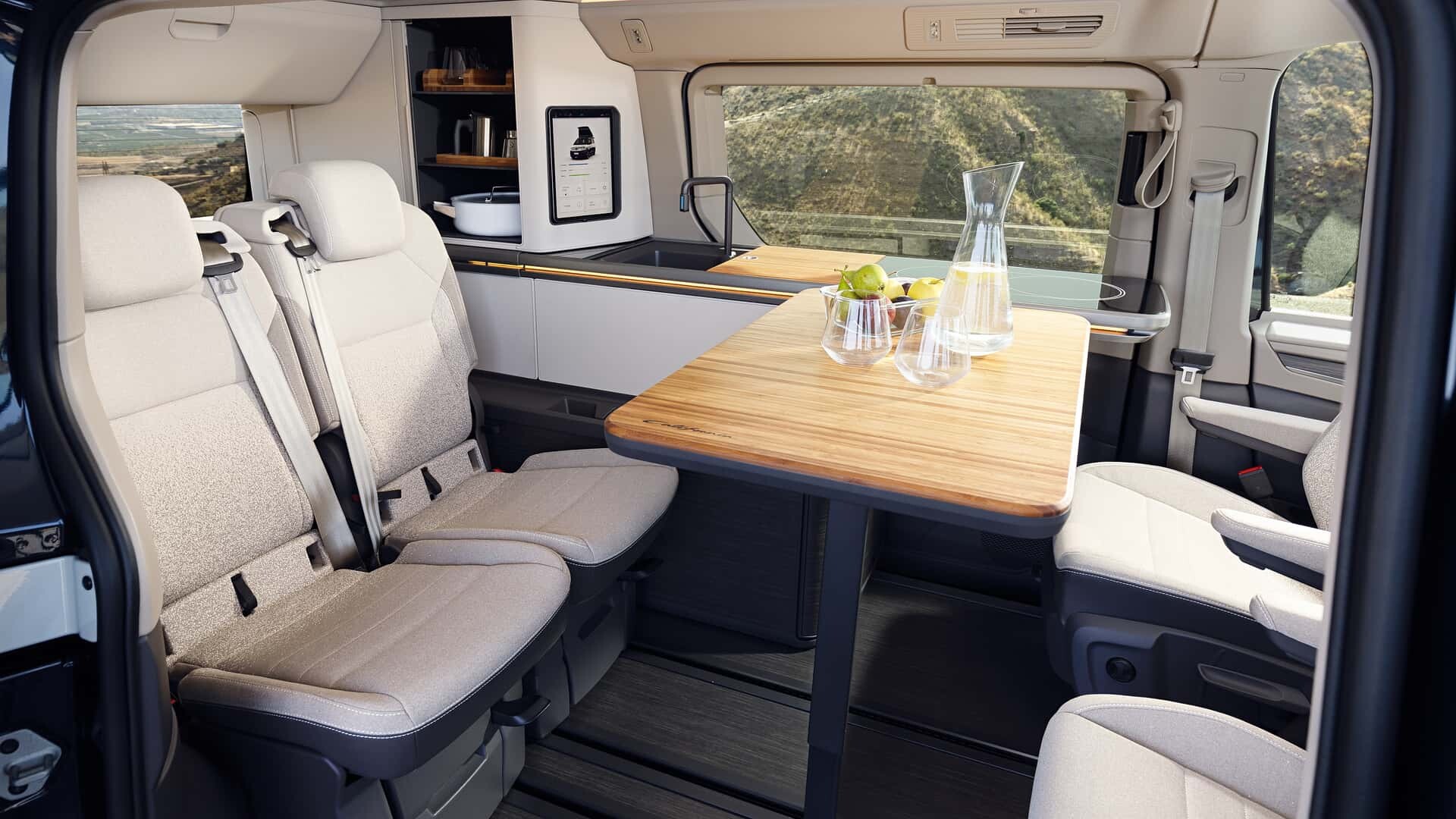 Volkswagen T7 California 2024 Concept: Ker sta dve drsni vratci res boljši kot ena!