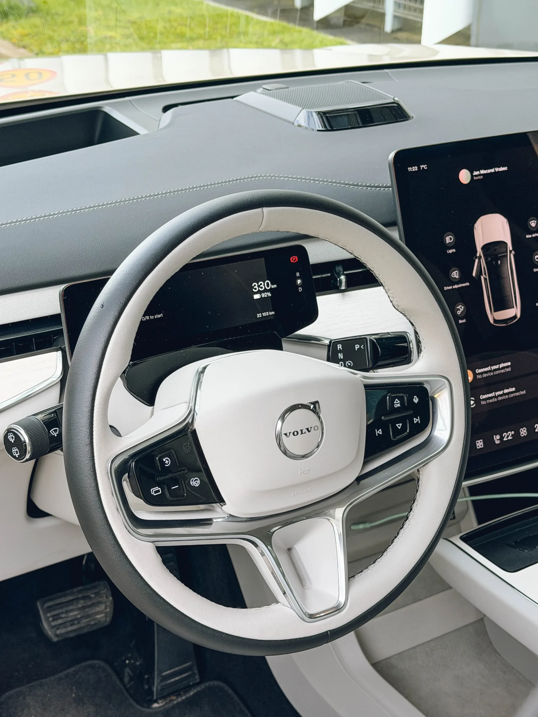 Volvo EX90 Test: Je to najboljši družinski električni SUV na svetu ali le nedokončana simfonija?