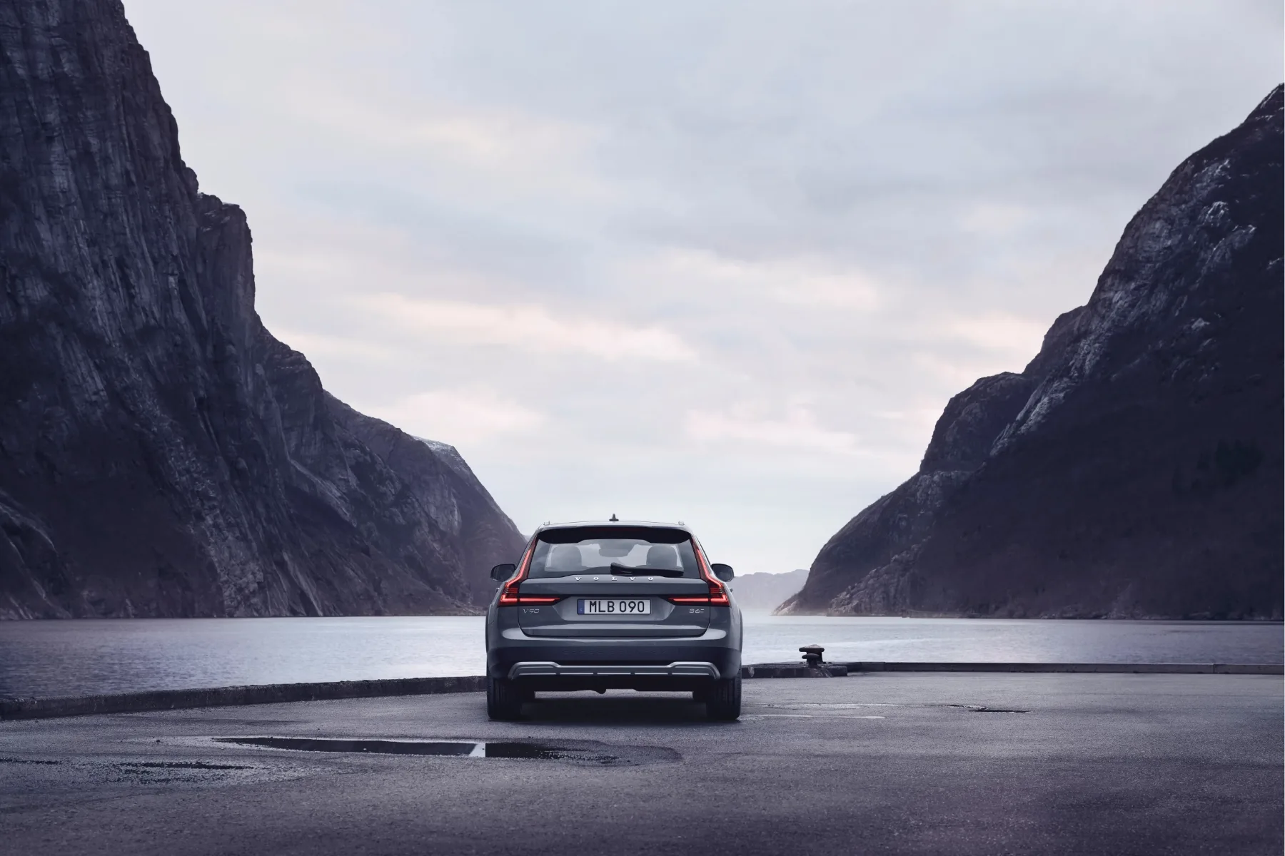 Volvo V90 je mrtev – krivi so SUV‑ji. Konec velike švedske karavanske ikone