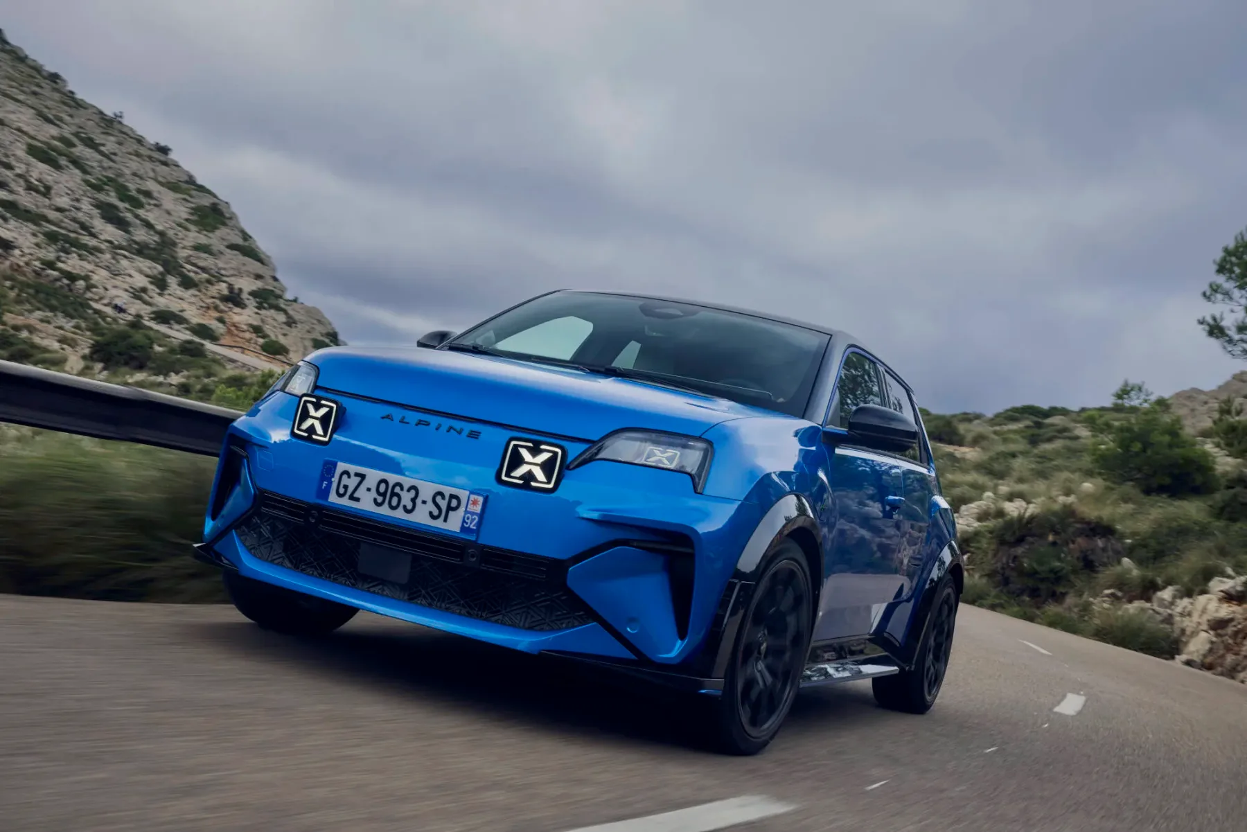 Vroča žepna raketa za mestne ulice: Alpine A290 – popolna električna avantura