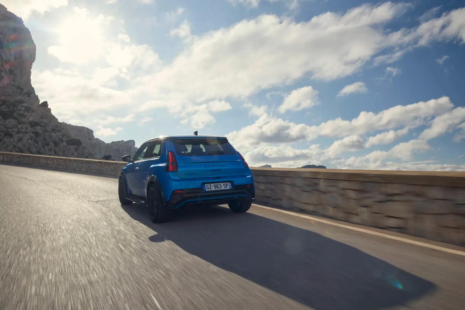 Vroča žepna raketa za mestne ulice: Alpine A290 – popolna električna avantura