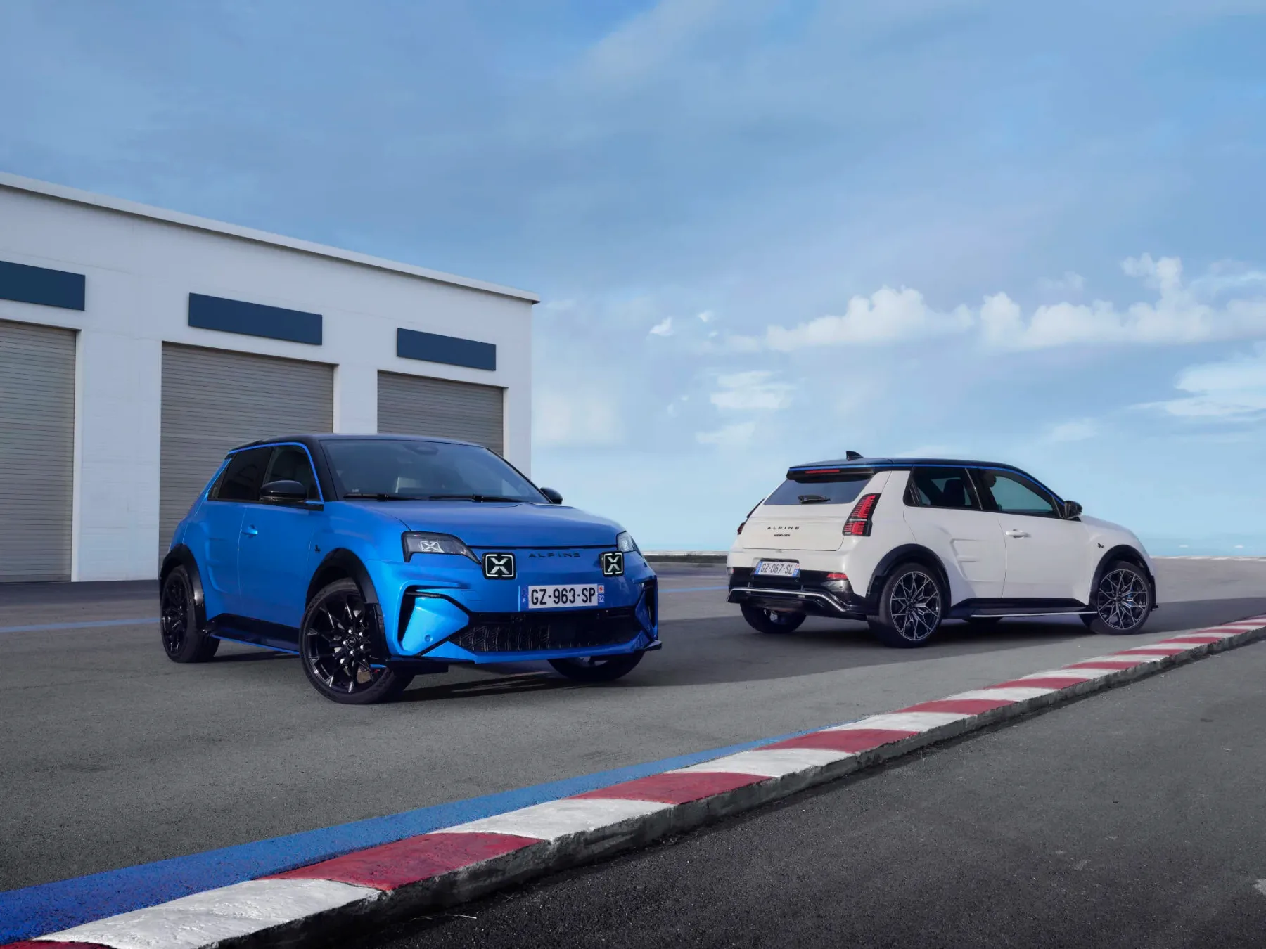 Vroča žepna raketa za mestne ulice: Alpine A290 – popolna električna avantura
