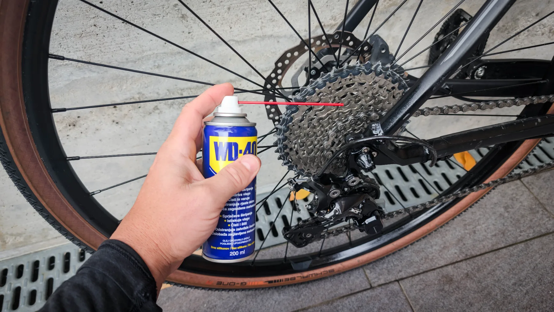 WD-40 in kolo: Ali je WD-40 prava izbira ali past za tvoje kolo?