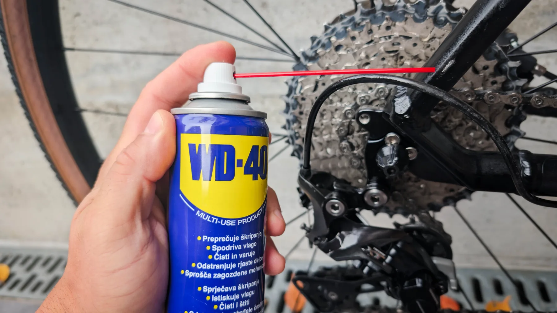 WD-40 in kolo: Ali je WD-40 prava izbira ali past za tvoje kolo?