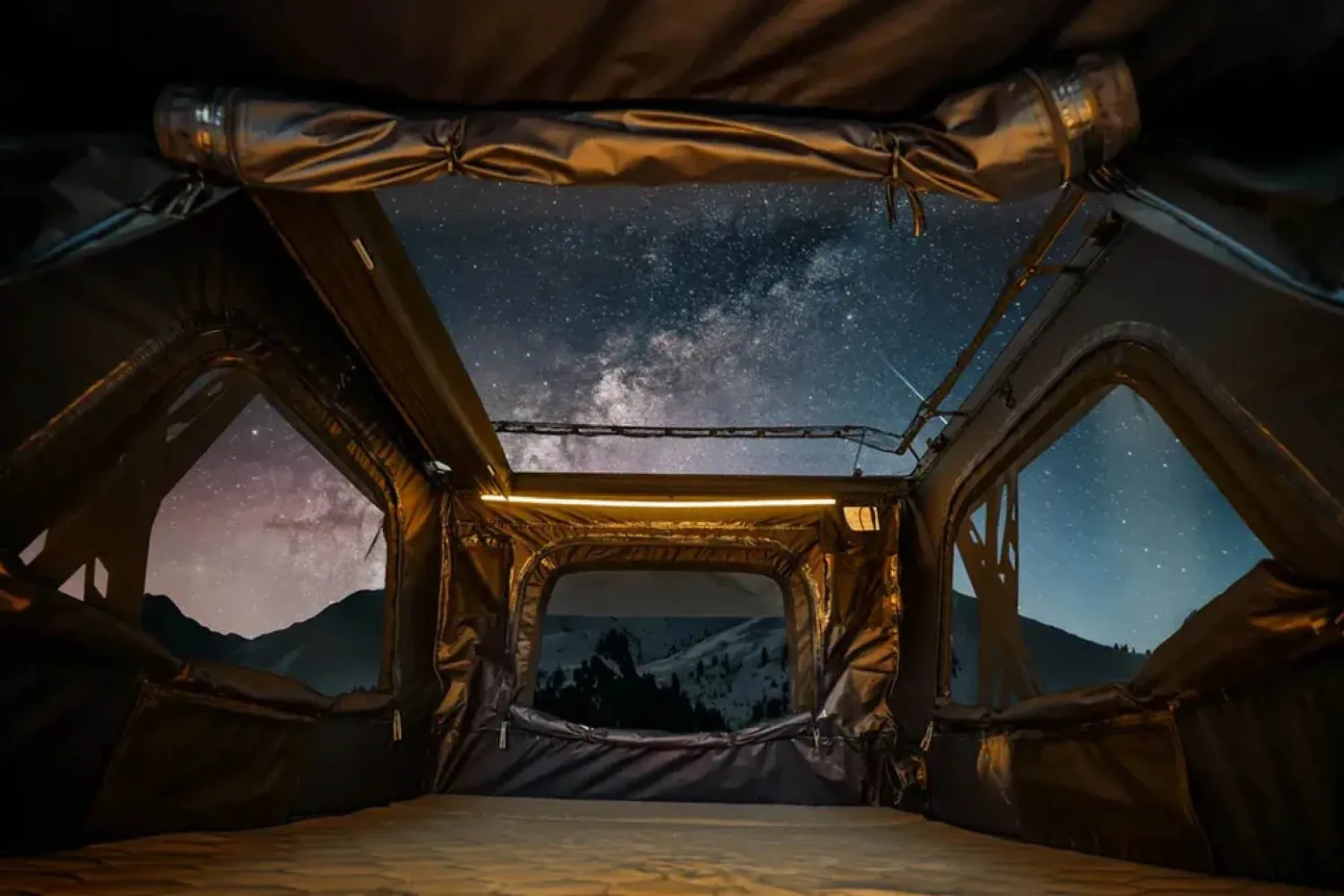 Wild Land Sky Rover: Revolucionarni strešni šotor za avanture pod zvezdami – hitra postavitev in panoramski razgledi za 2025