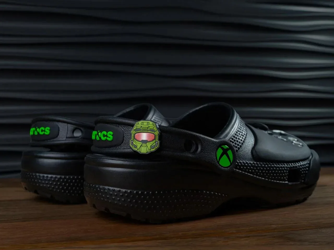 Xbox Classic Controller Clogs: Ko se gaming kult spreobrne v obutev, ki si jo želite preveč