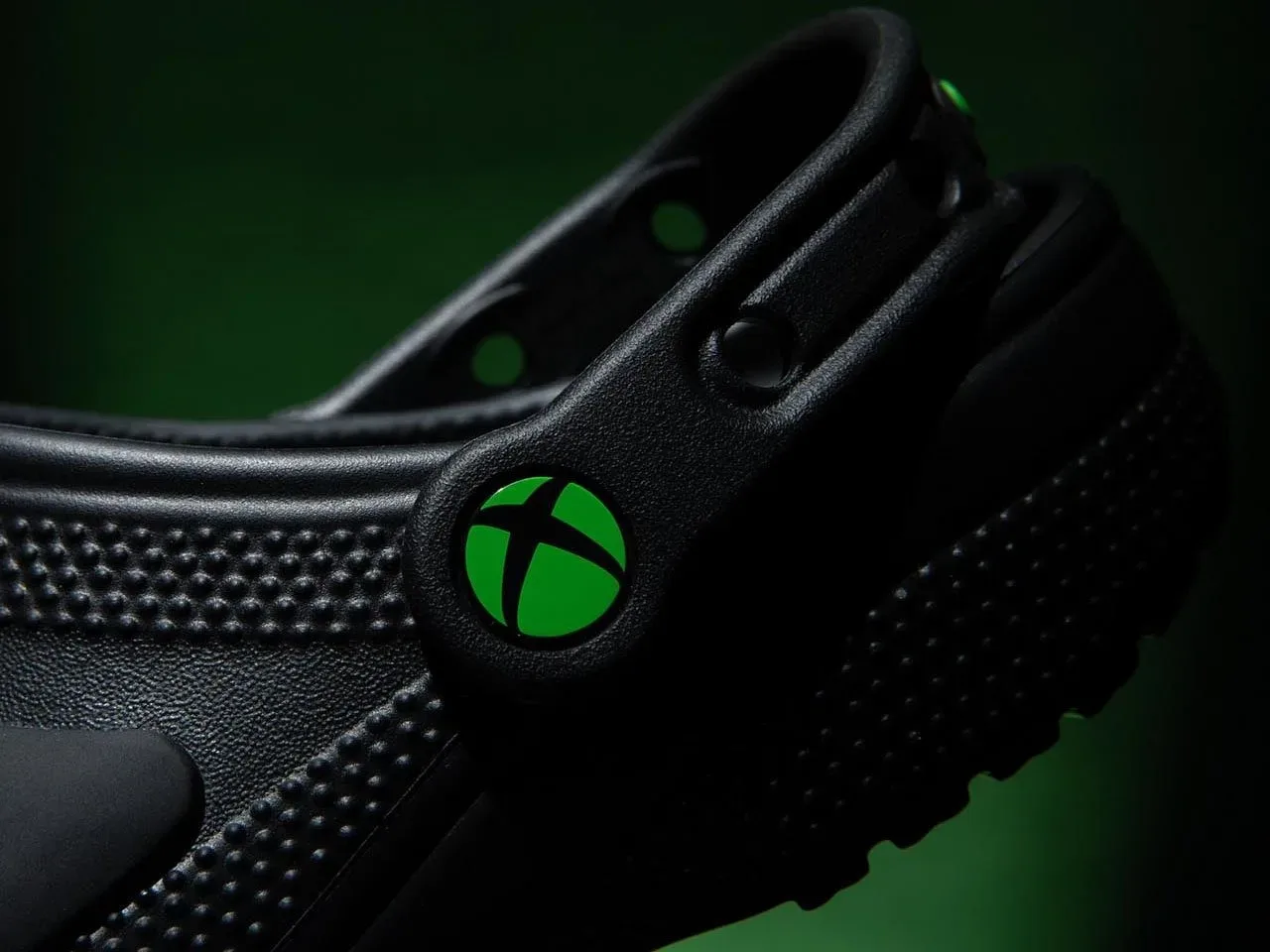 Xbox Classic Controller Clogs: Ko se gaming kult spreobrne v obutev, ki si jo želite preveč