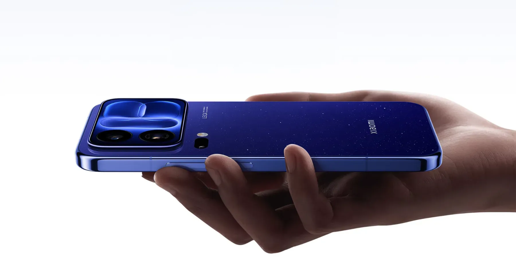 Xiaomi 18 Pro Max: Ko en zaslon preprosto ni več dovolj in več končno pomeni več