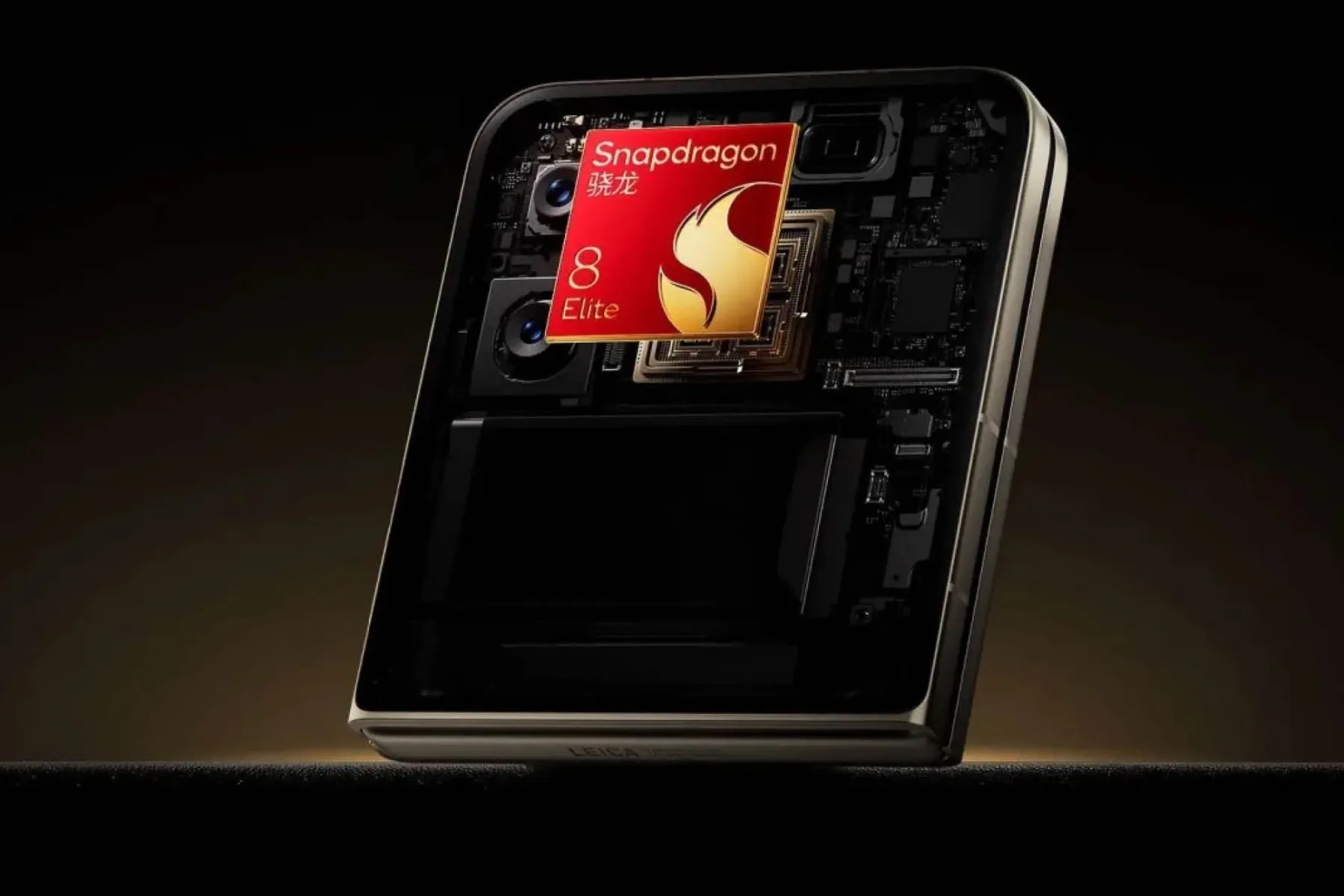 Xiaomi MIX Flip 2: eleganten pregib, ki ne pušča prostora niti prahu niti konkurenci