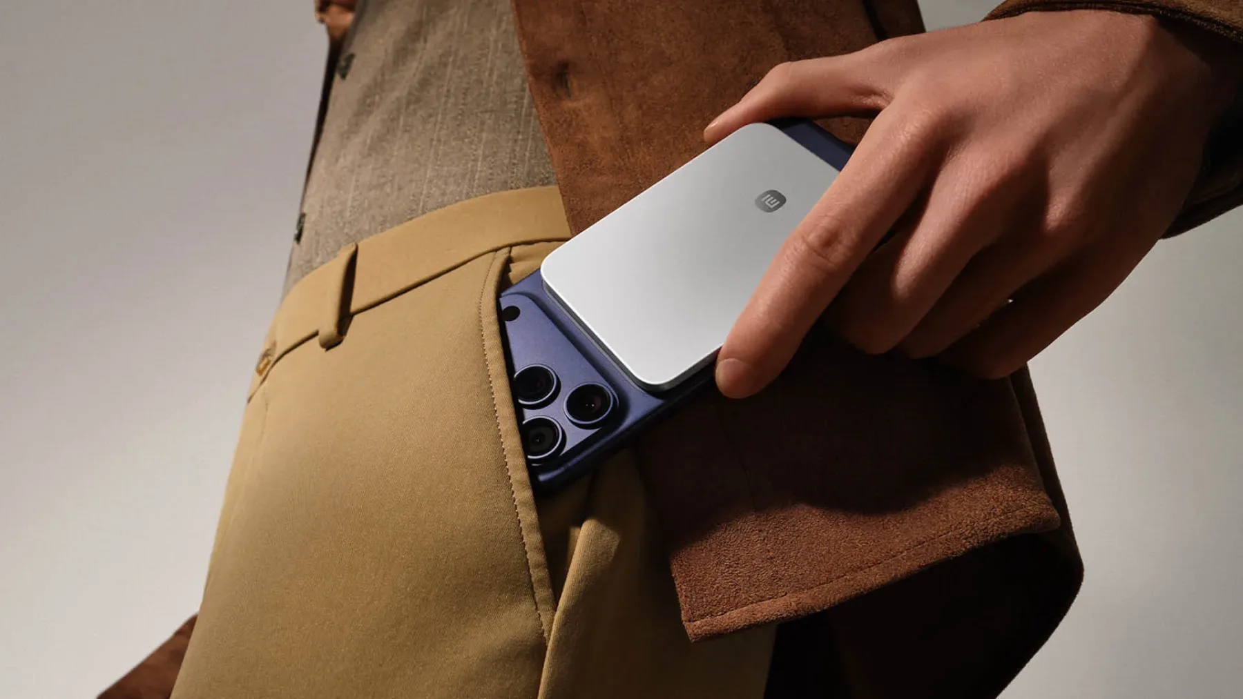 Xiaomi UltraThin Magnetic Power Bank 5000: Baterija, ki je tanjša od vašega potrpljenja