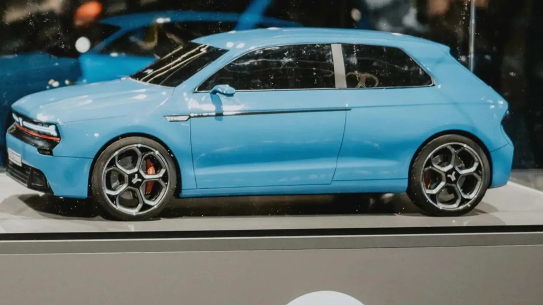 Yugo se vrača – in to v stilu: Novi Yugo bo retro legenda v modernem kostumu, ki bo (mogoče) pretresla Evropo