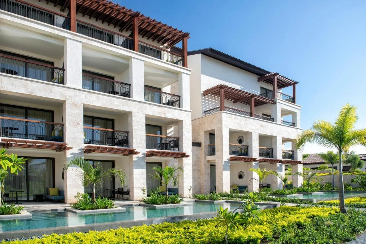 Za tiste, ki si želijo več – Unique Club at Lopesan Costa Bávaro Resort