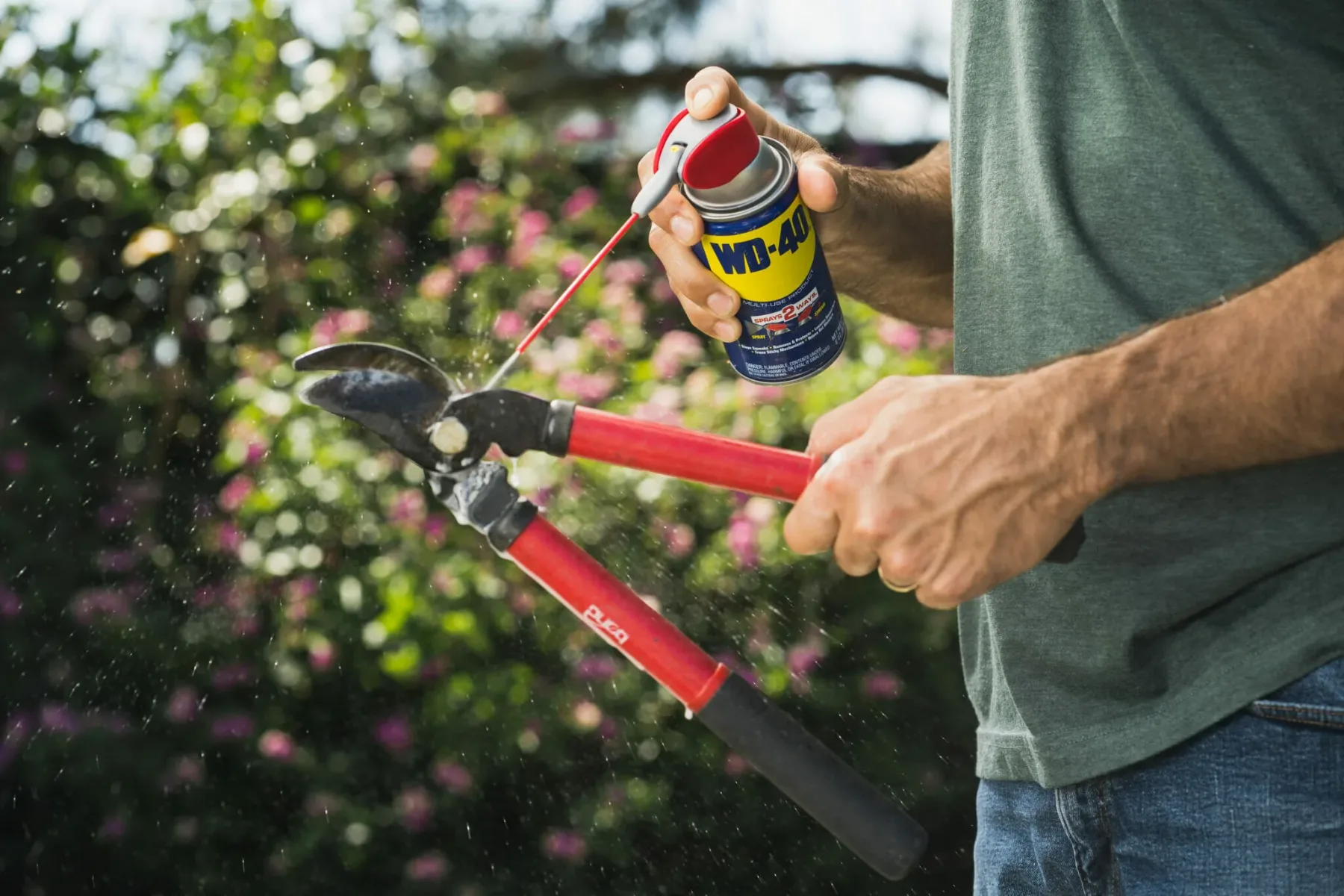 Začenja se sezona pomladnega čiščenja in popravil! 20 genialnih WD-40 trikov za dom, vrt in garažo