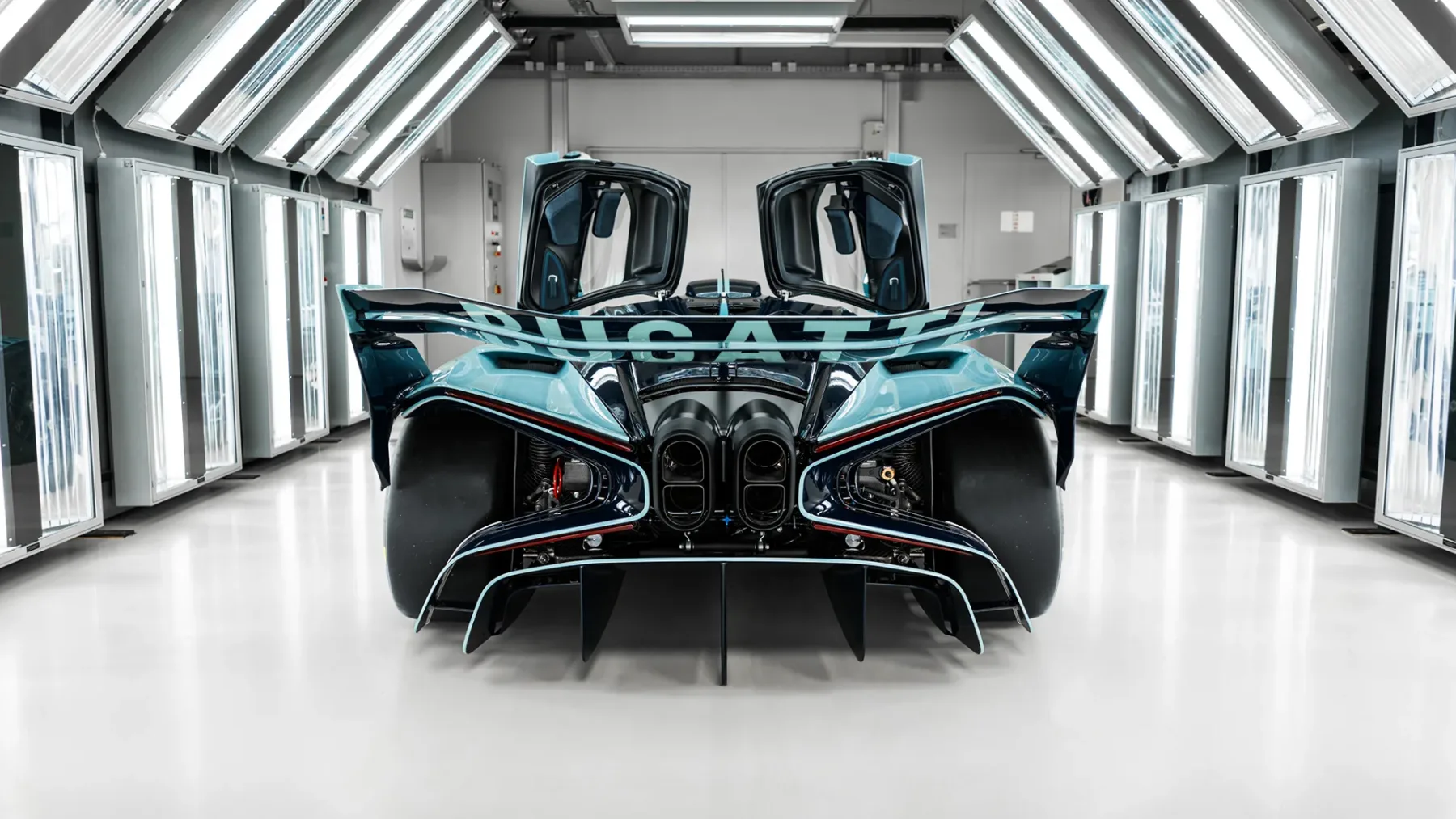 Zadnji Bugatti Bolide: Konec W16 ere in poklon legendi – To je zverina, ki bo šla v zgodovino!