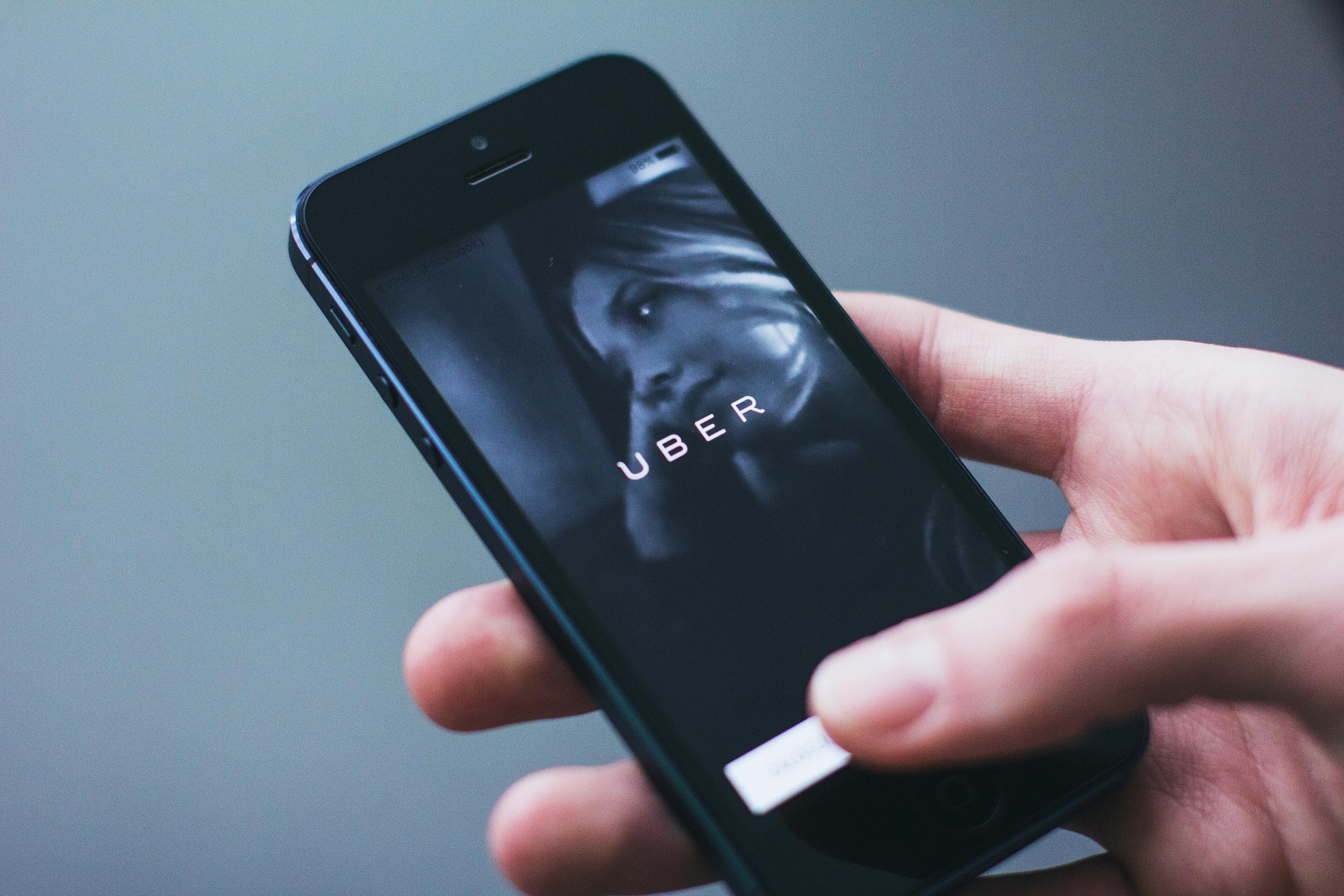 Zakaj se internet zdi “pokvarjen”? In zakaj velikani tehnologije ko so “Uber, Amazon, Netflix” izgubljajo svoj sijaj