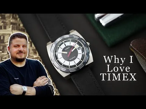Zakaj vsi govorijo o tej retro uri za 199,00 € – Q Timex 1972 World Time: Nazaj v čas, ko so ure in letališča imeli več stila kot tvoj Instagram