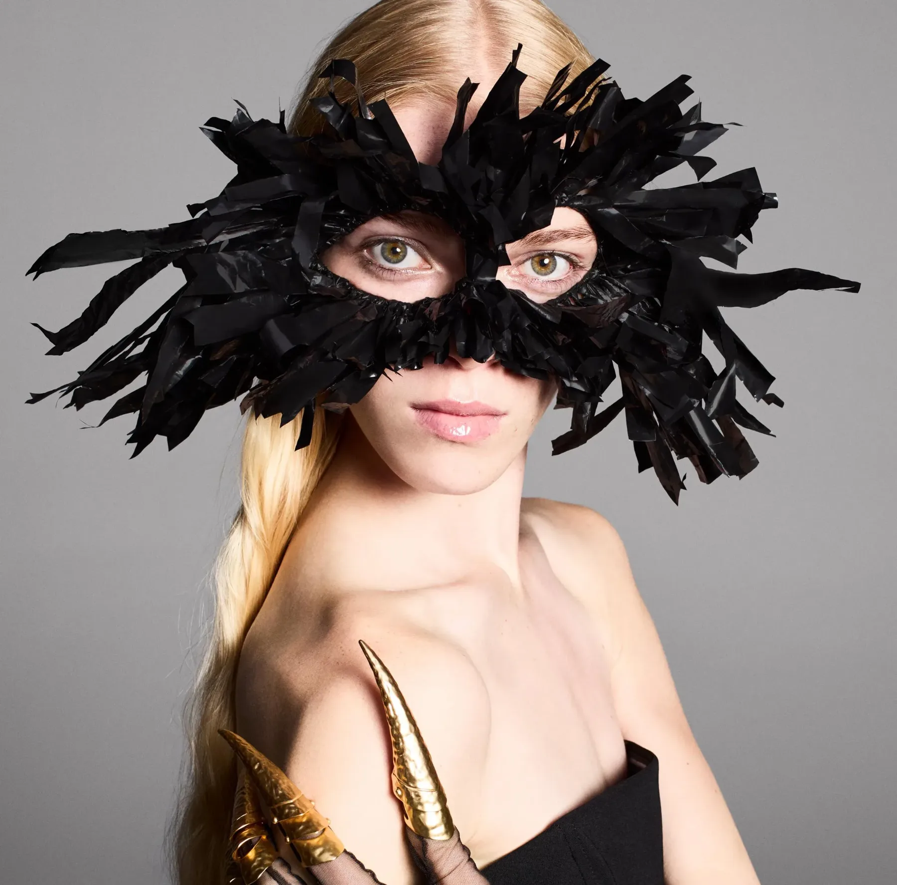 Zara Halloween kolekcija 2024 je čista modna poezija, ki prinaša strašljiv modni glamur