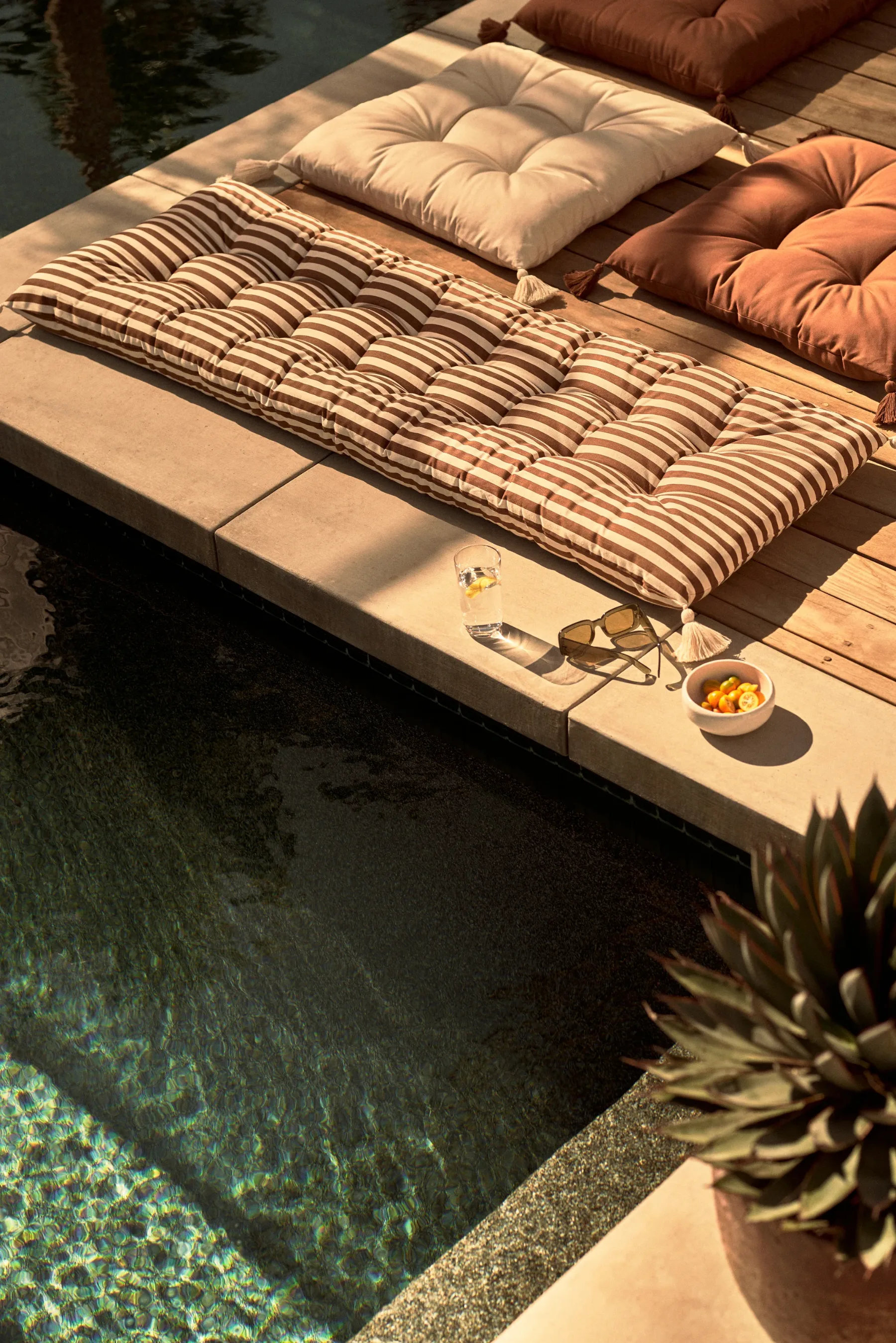 H&M HOME Summer 2025: Ustvarite si sanjski resort kar doma