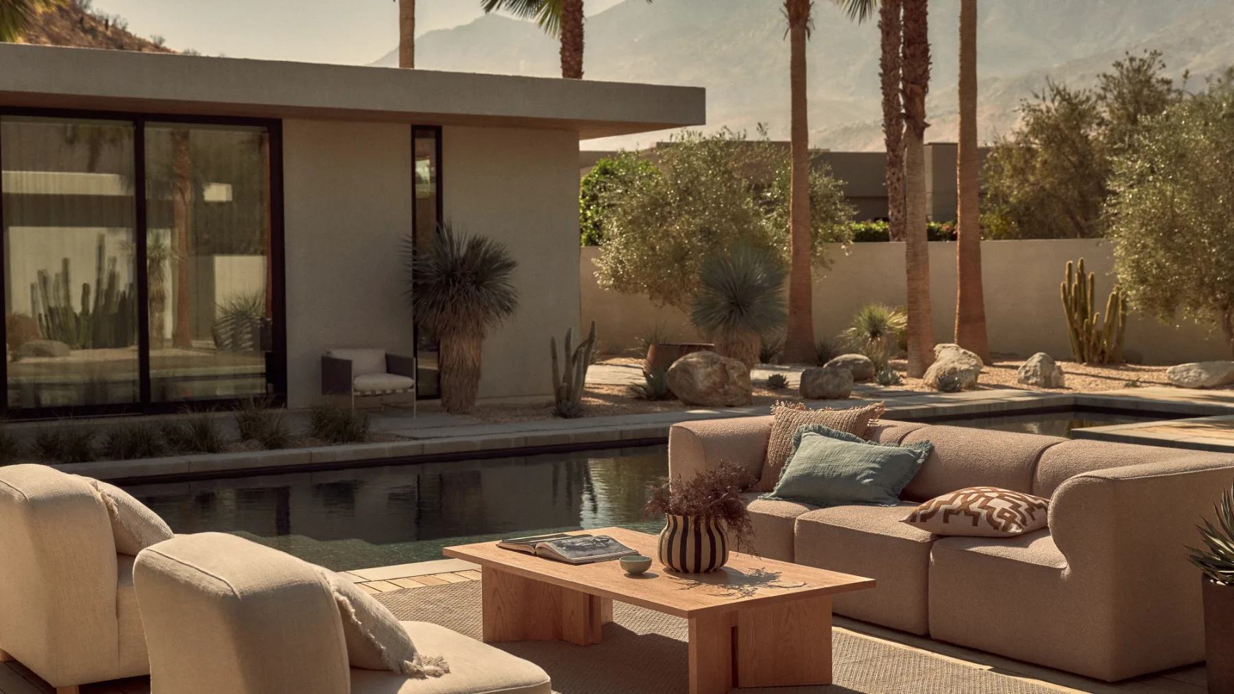 H&M HOME Summer 2025: Ustvarite si sanjski resort kar doma