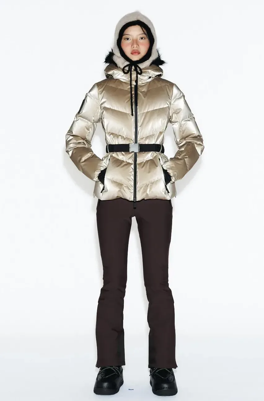 Zara Ski 2025: Smučarska kolekcija, ki združuje high fashion in high altitude