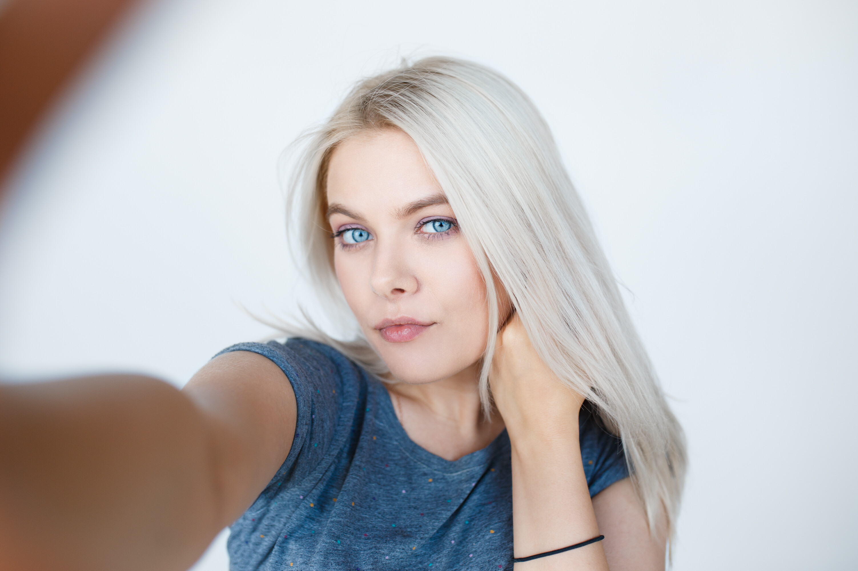 Ženske frizure 2024: vsi odtenki blond barve, ki so v trendu to leto