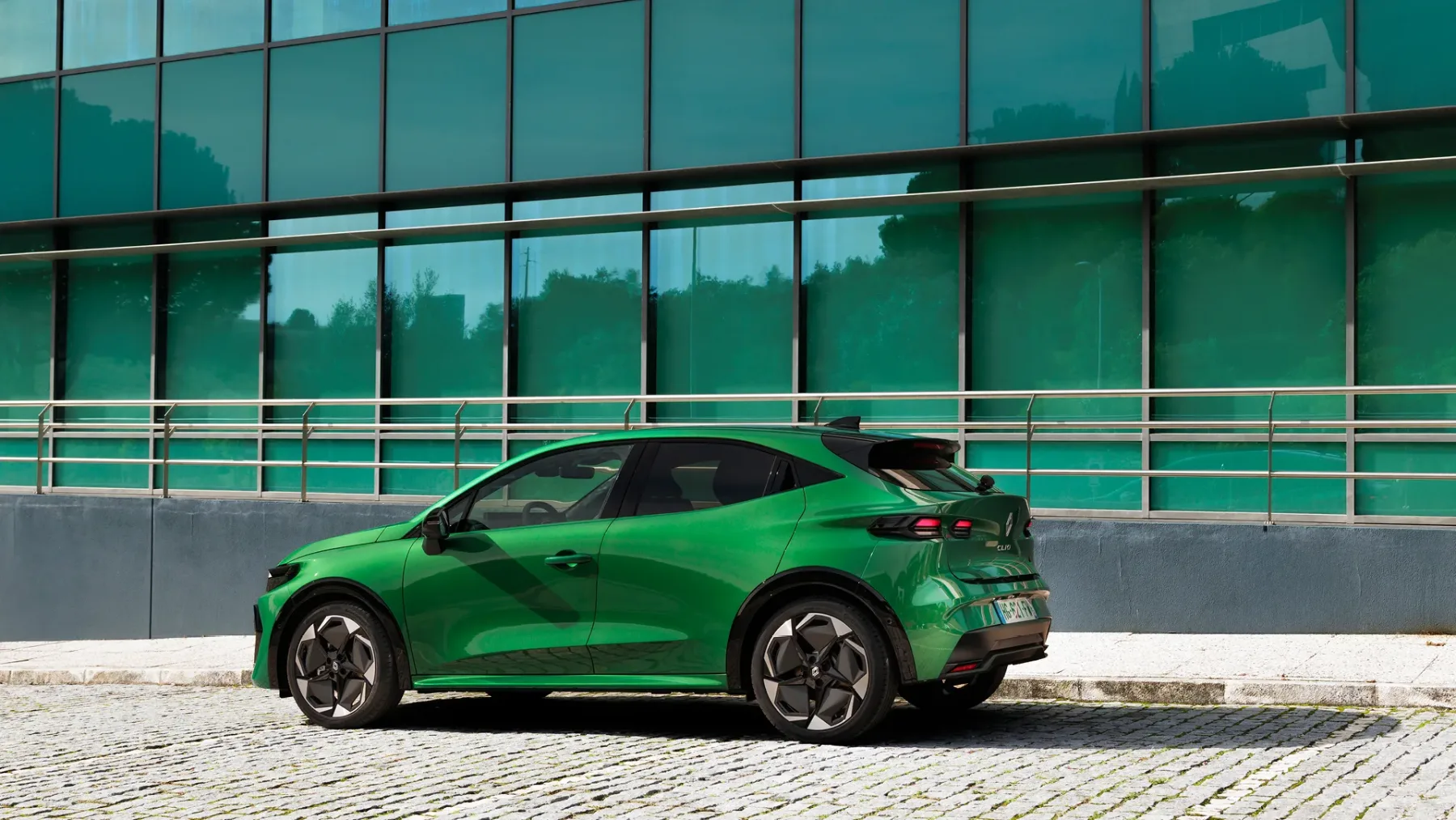 Znana je cena za Renault Clio 2026: Francoski “Baby Jaguar” – rešitelj časti majhnih avtomobilov – to pravijo mnogi novinarji