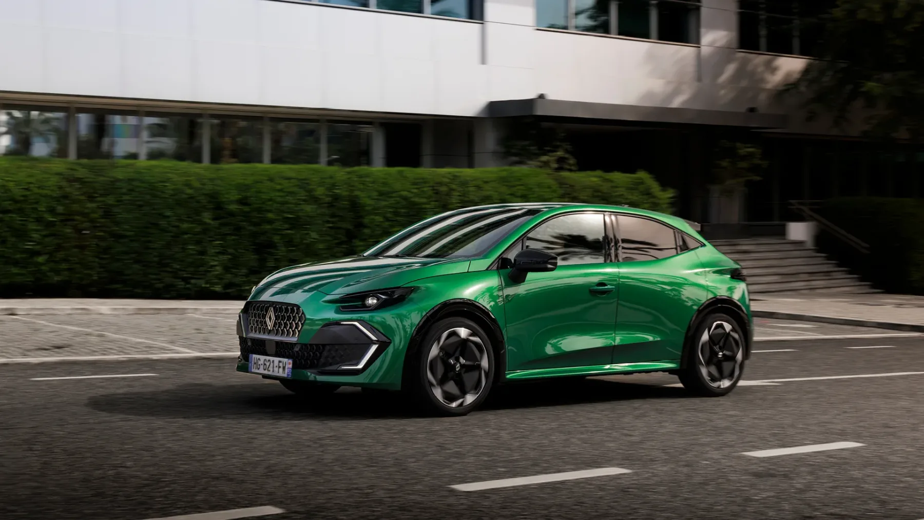 Znana je cena za Renault Clio 2026: Francoski “Baby Jaguar” – rešitelj časti majhnih avtomobilov – to pravijo mnogi novinarji