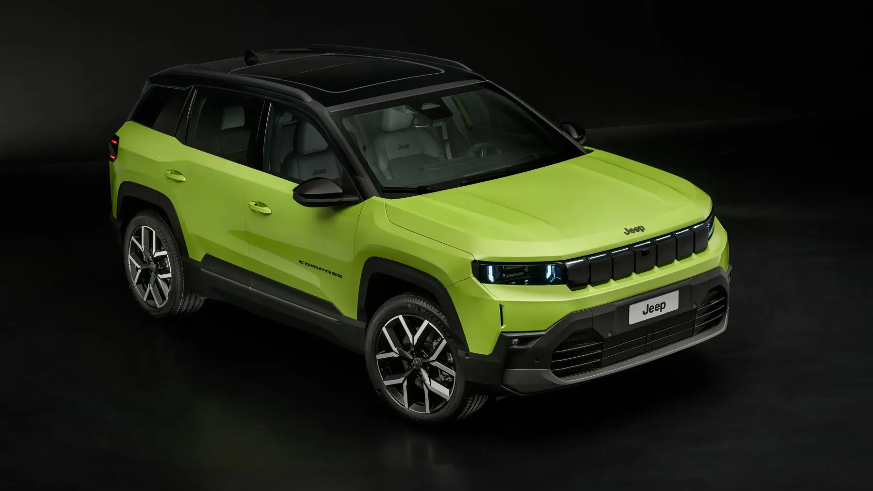 Znane so cene za novi Jeep Compass 2026: električni že od xx.xxx €, hibrid od xx.xxx €