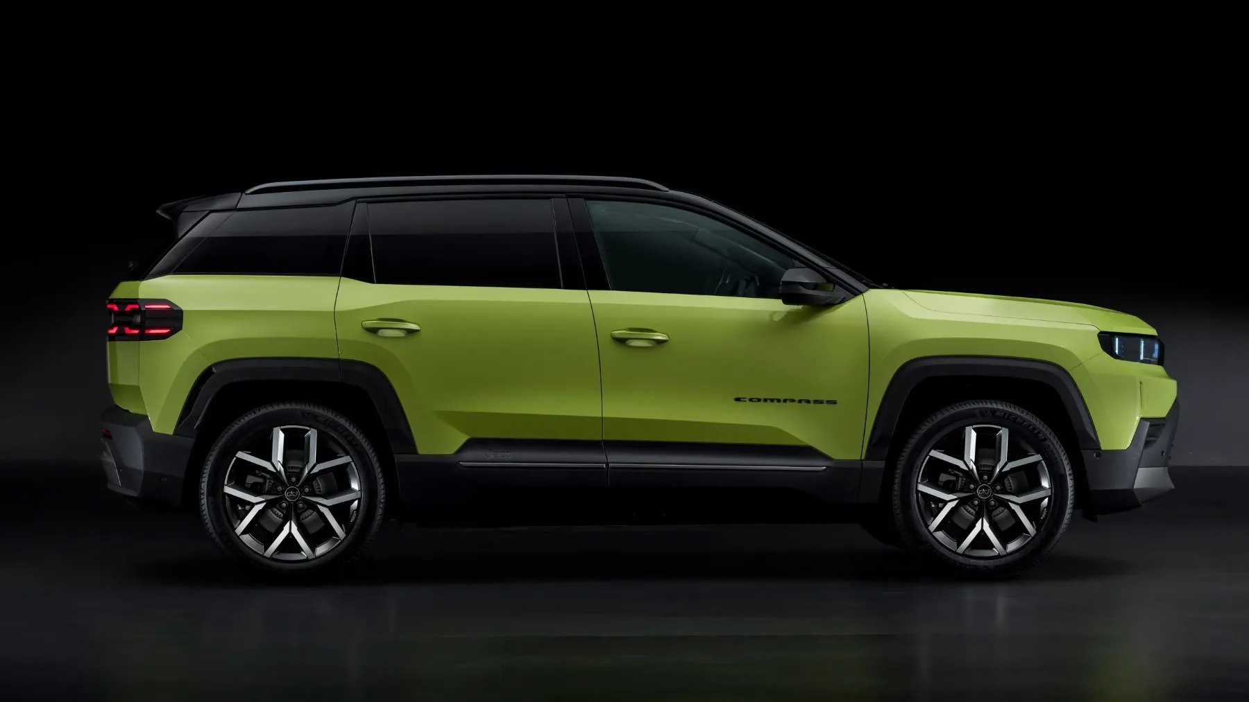 Znane so cene za novi Jeep Compass 2026: električni že od xx.xxx €, hibrid od xx.xxx €