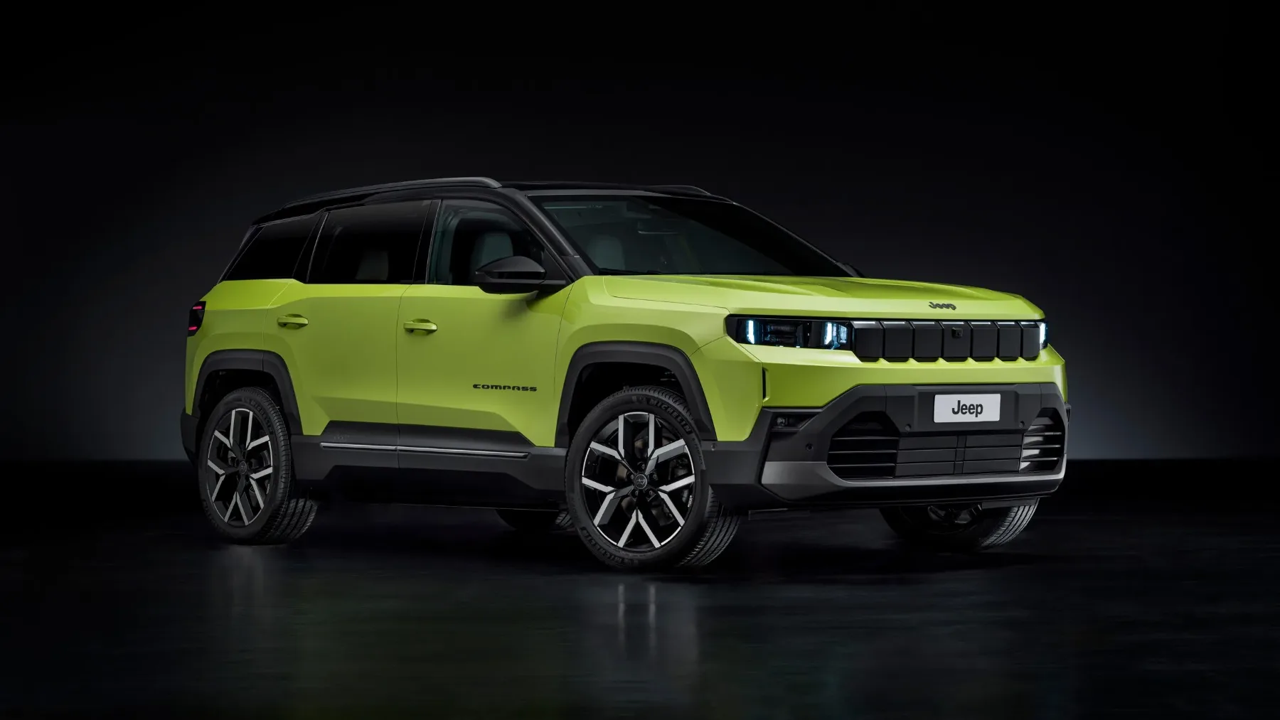 Znane so cene za novi Jeep Compass 2026: električni že od xx.xxx €, hibrid od xx.xxx €