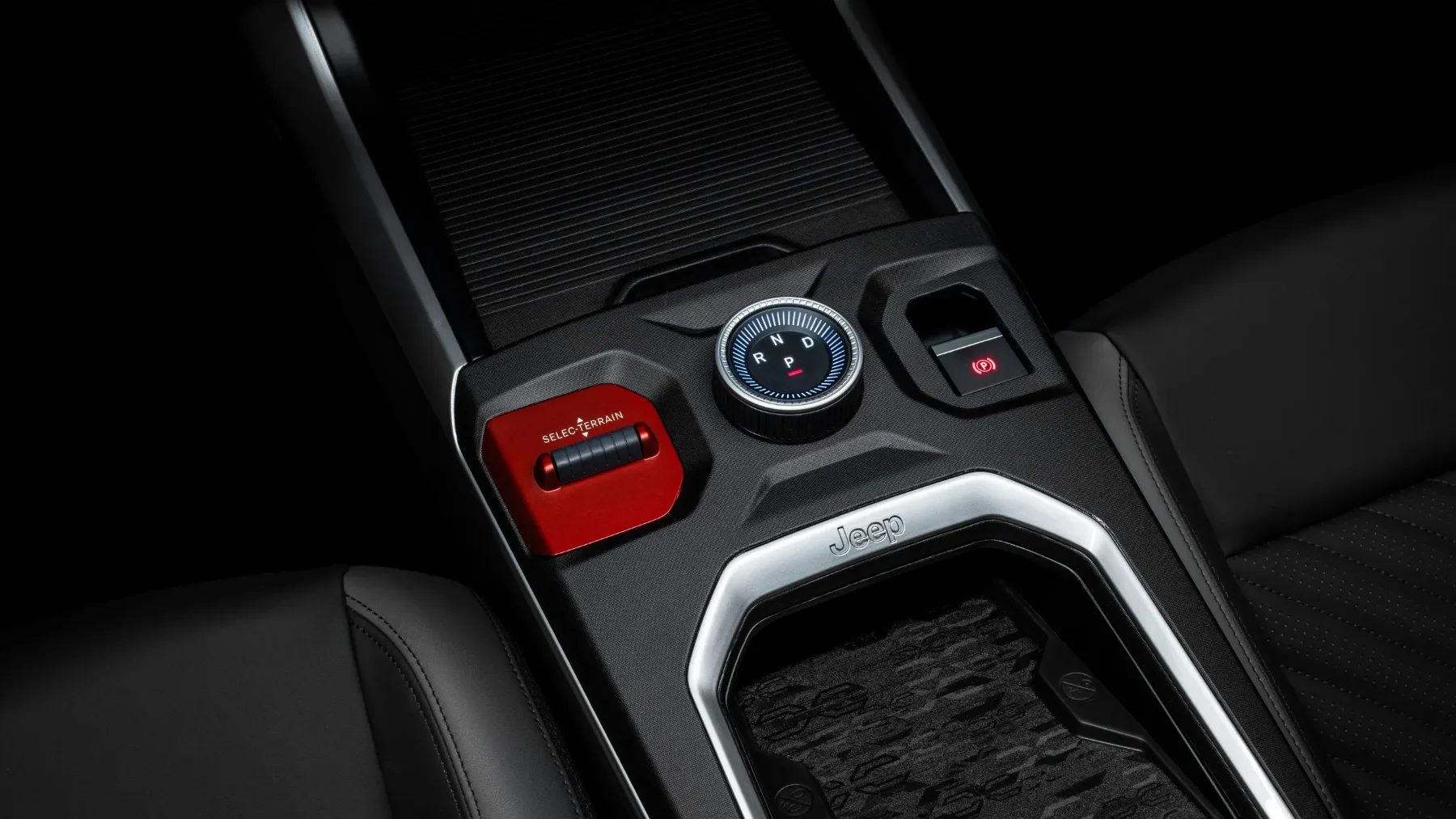 Znane so cene za novi Jeep Compass 2026: električni že od xx.xxx €, hibrid od xx.xxx €