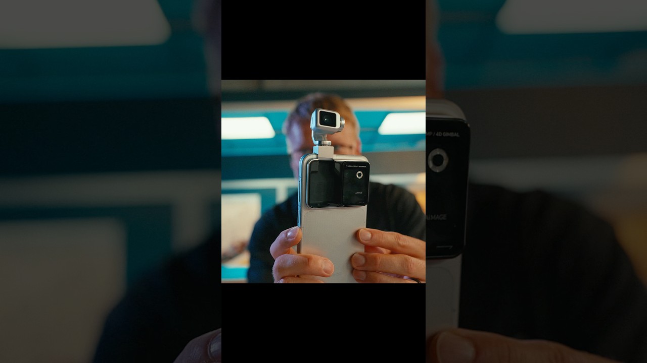 Pametni telefon z naprednim vgrajenim stabilizatorjem kamere