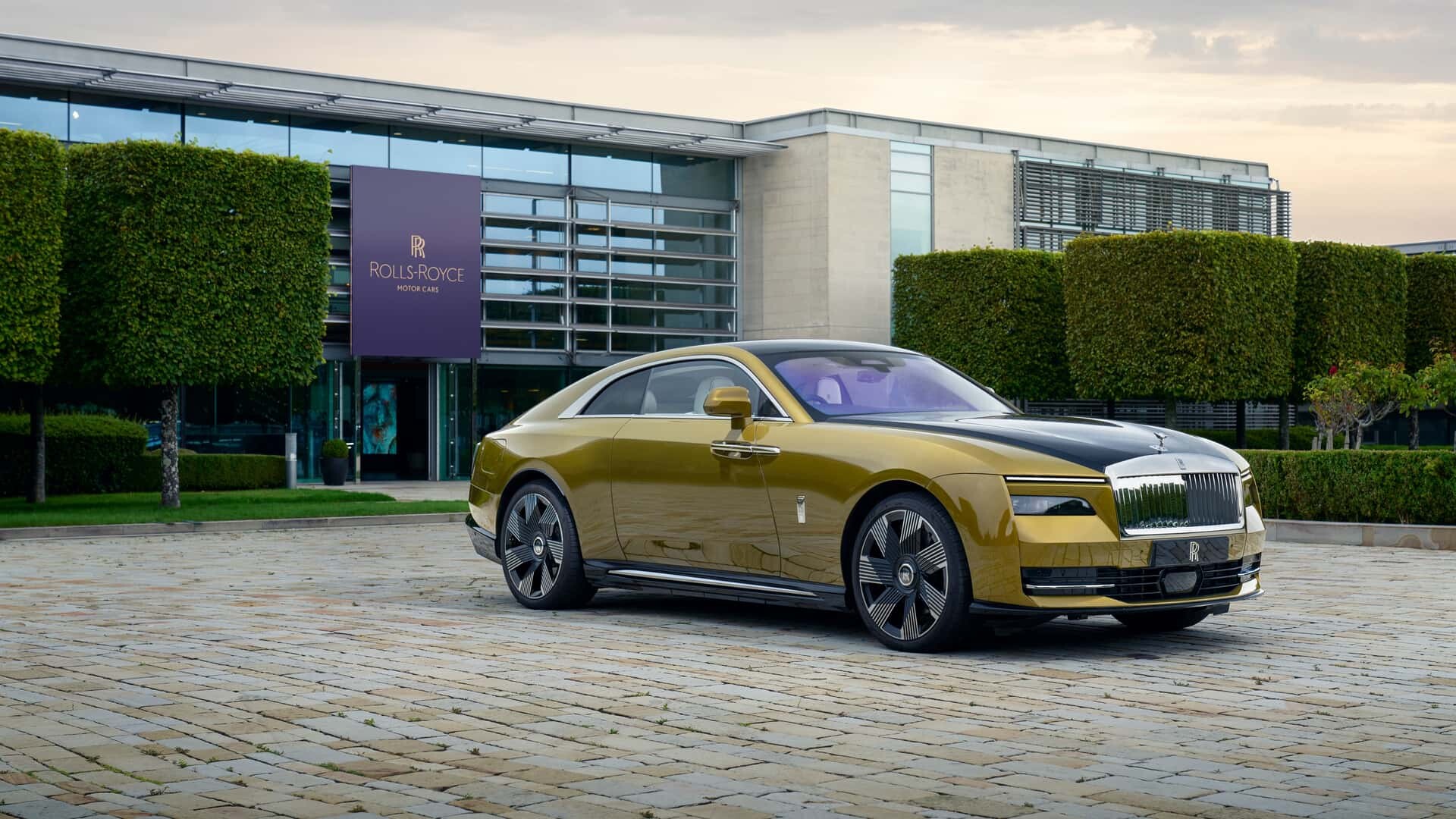 Rolls Royce Spectre das elektrische Gefühl von Luxus im Salon ...