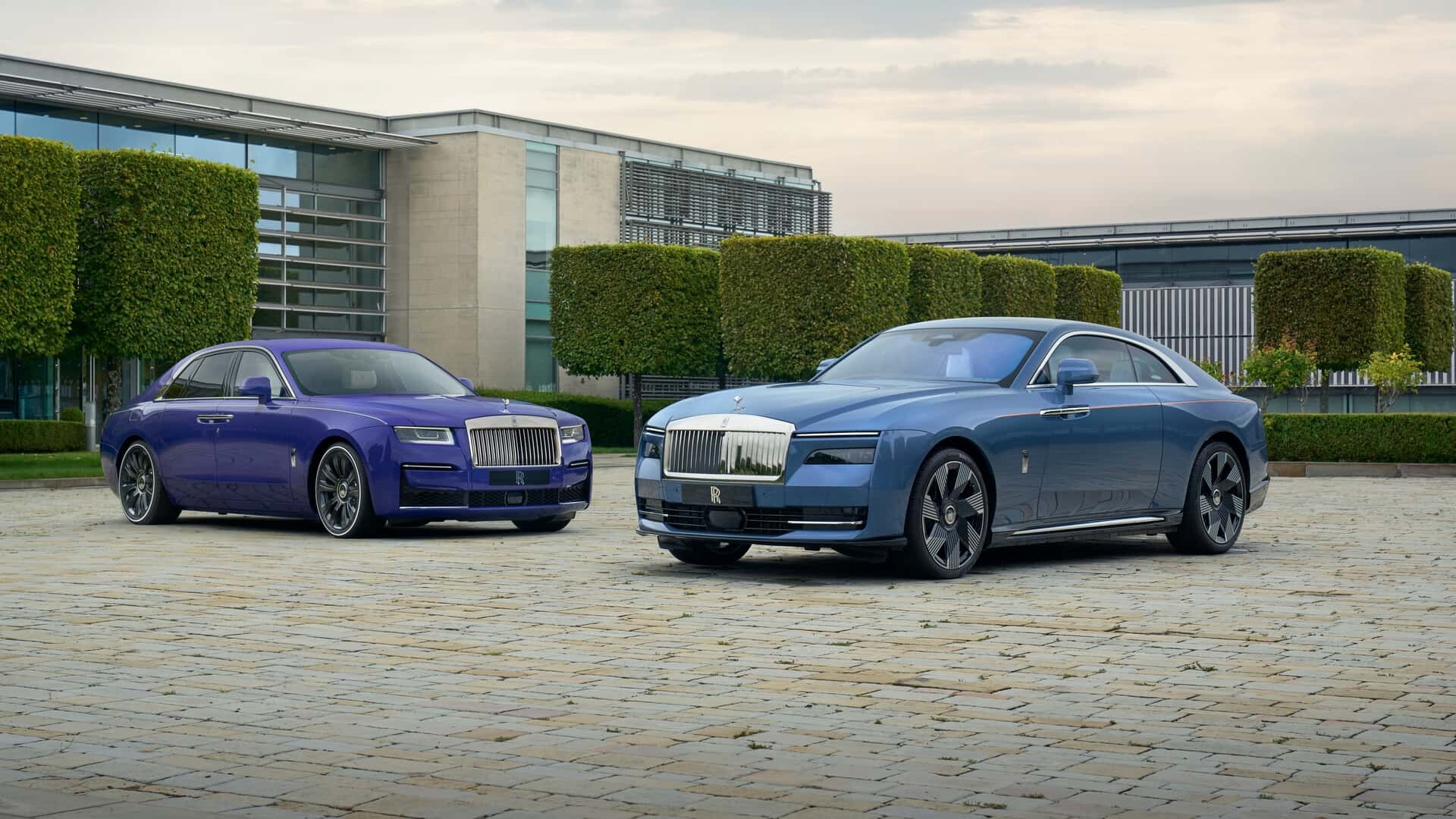 Rolls Royce Spectre das elektrische Gefühl von Luxus im Salon ...