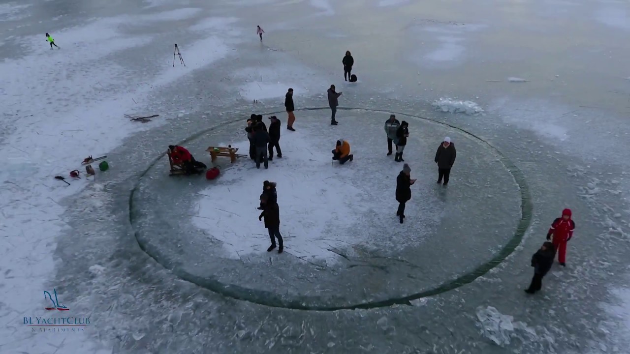 Ice carousel on Lake Blatno