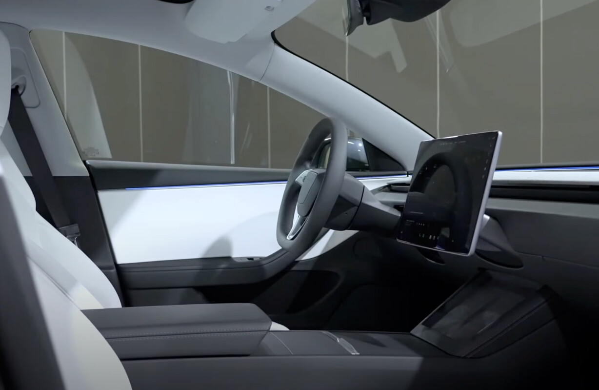 Tesla Model 3: interior, dashboard & infotainment 2024