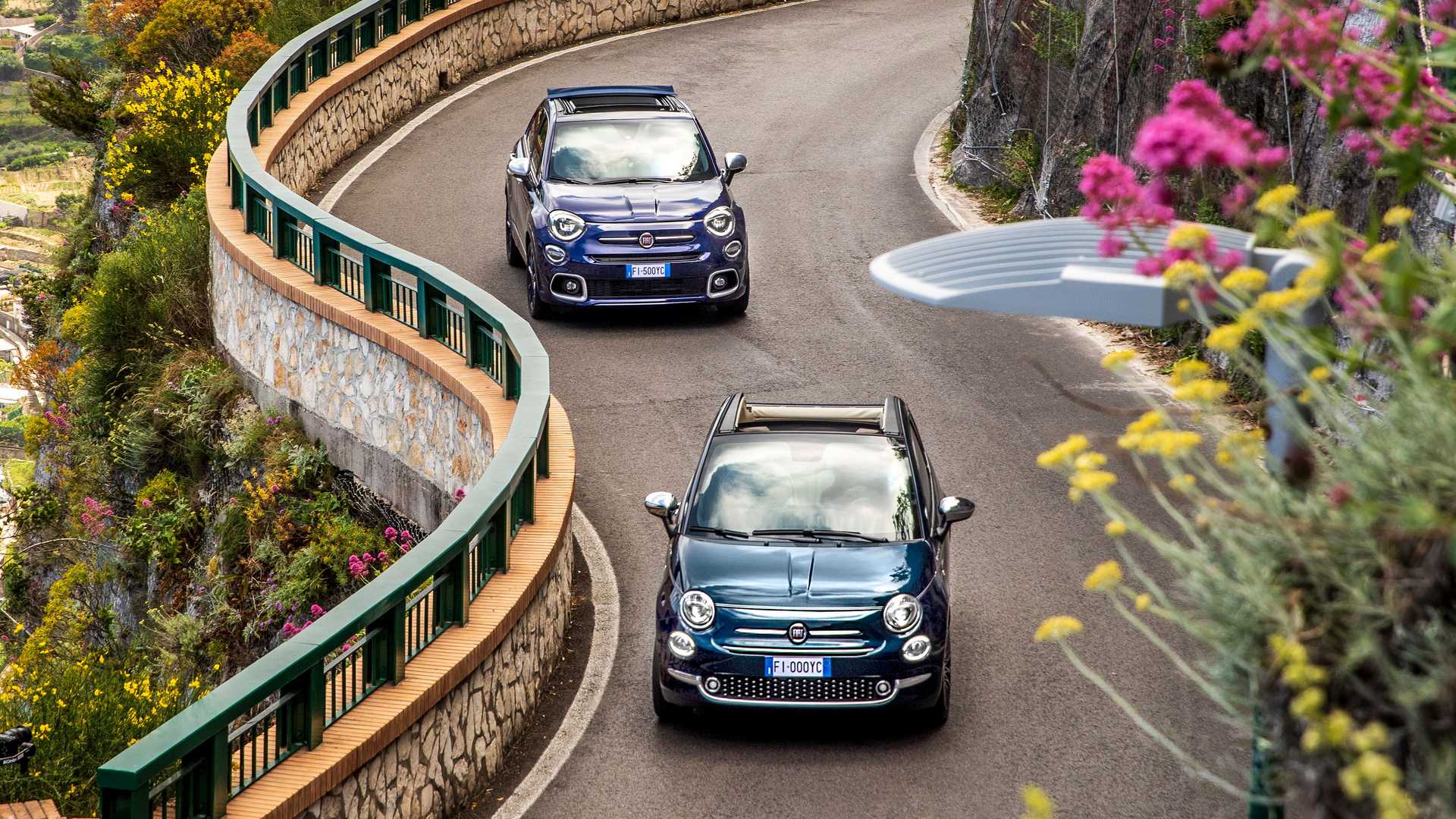 Fiat 500X Yachting has a cloth sunroof and real wood trim - CNET