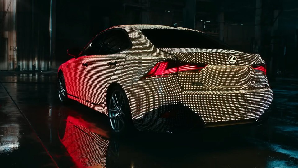 Lexus LIT IS - a sedan covered in 41,999 LEDs