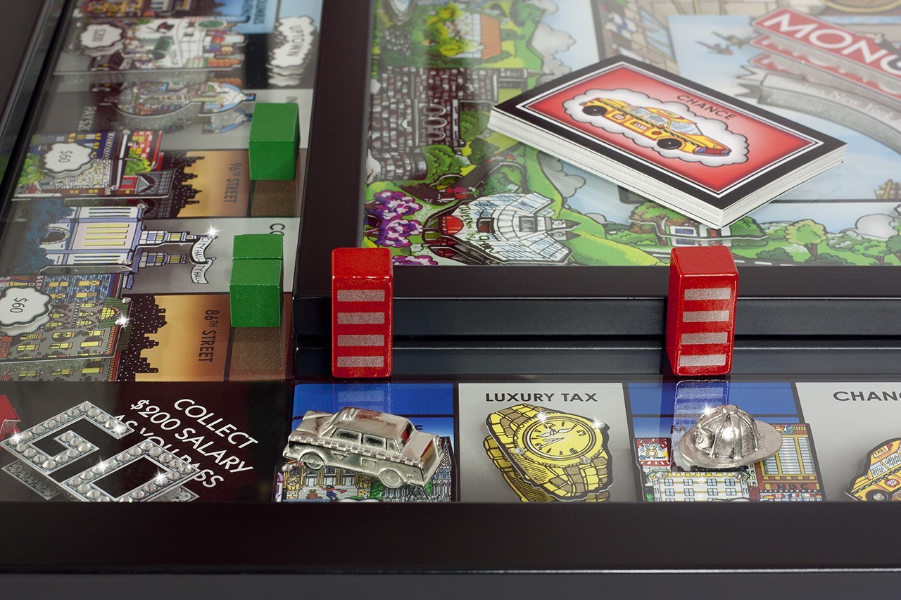 New games at Monopoly Napoli edition at Auchan in full size with gadgets