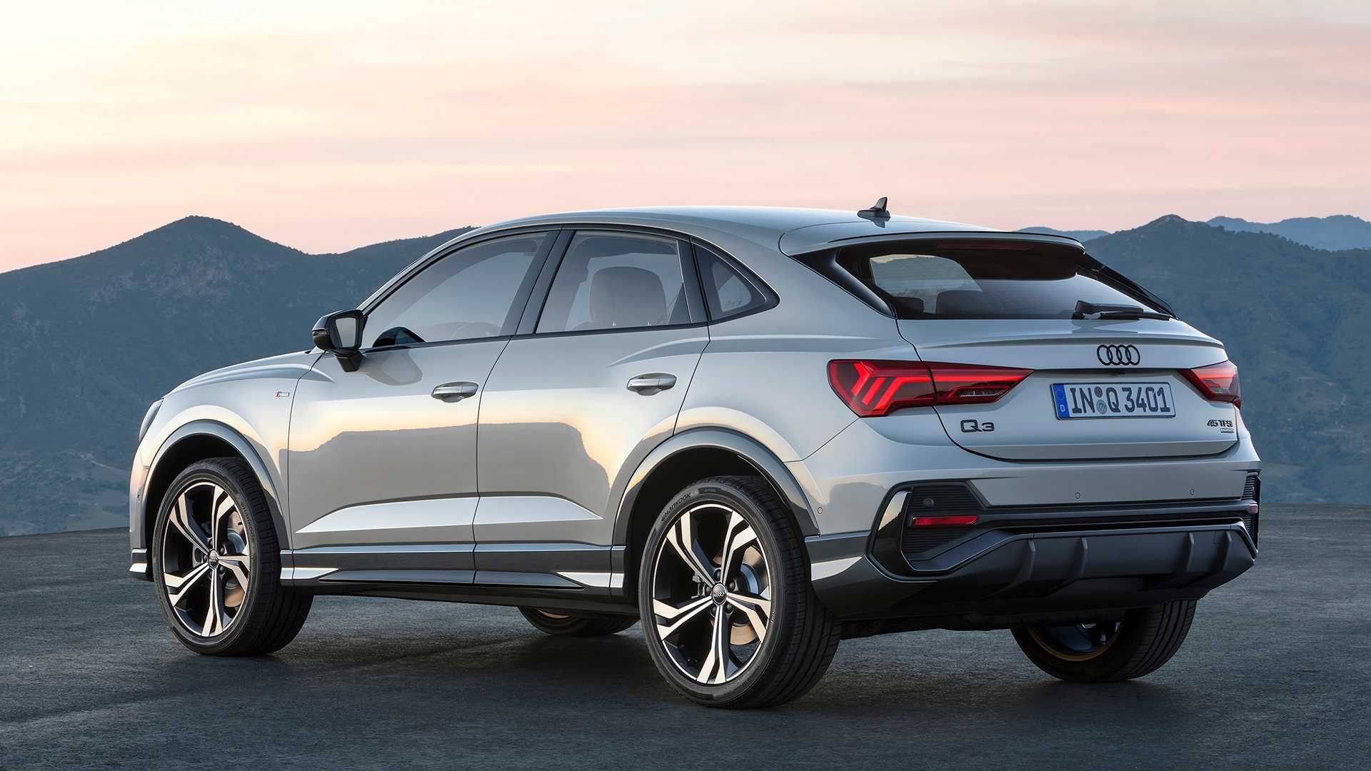 The new Audi Q3 Sportback: the crossover has become aggressive