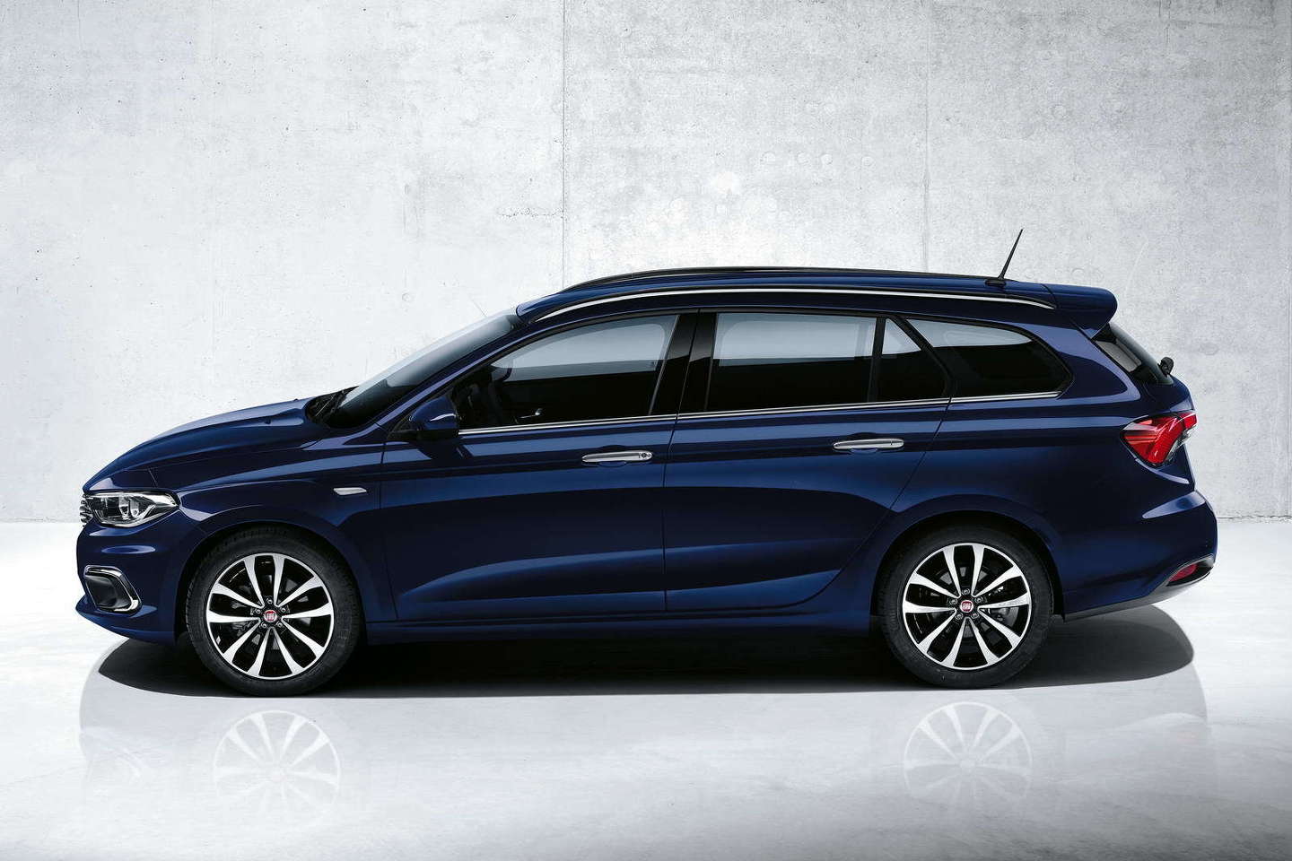 FIAT Tipo Hatchback new on Progresso Milano , official FIAT