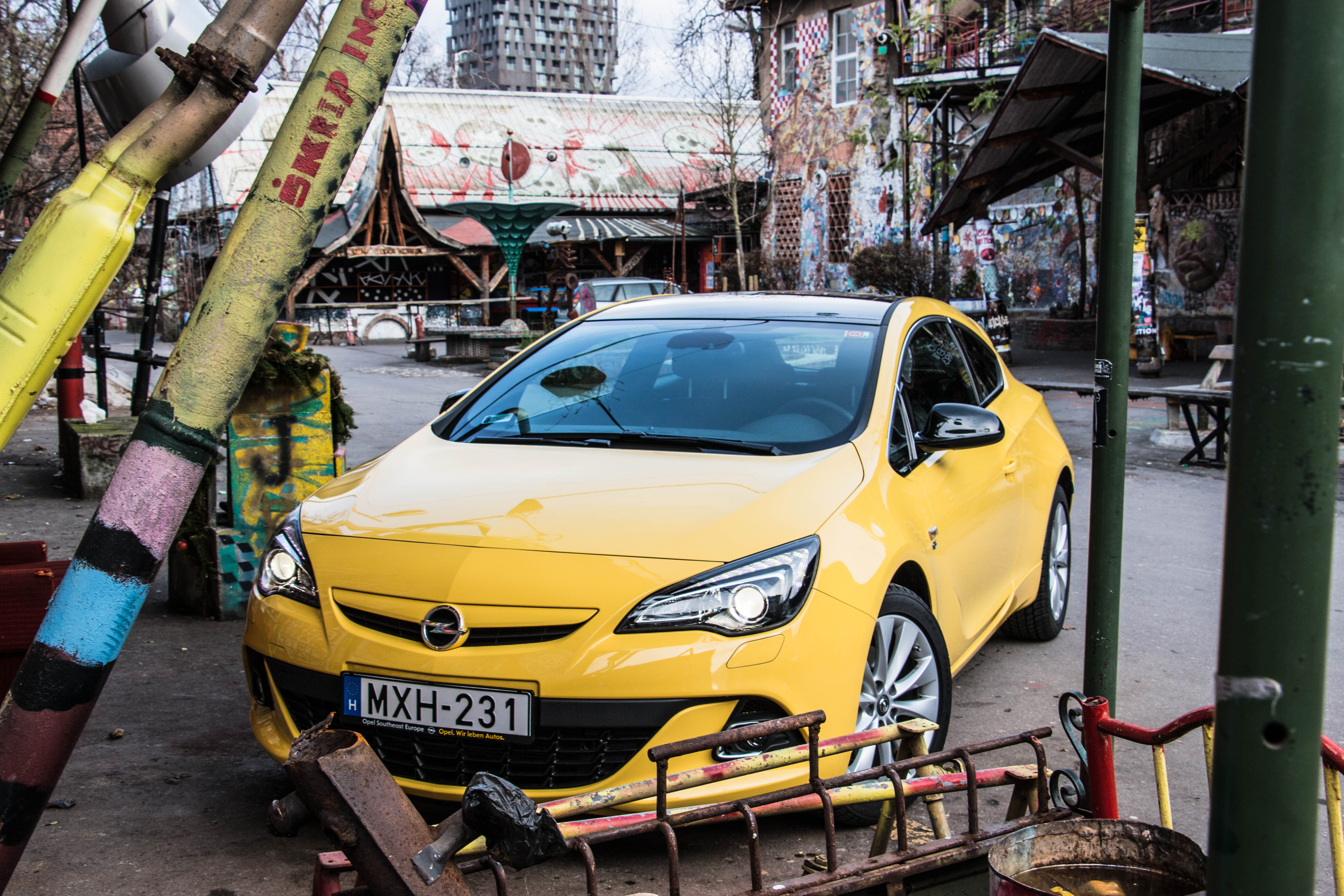 Opel Astra GTC - In search of Christmas feelings