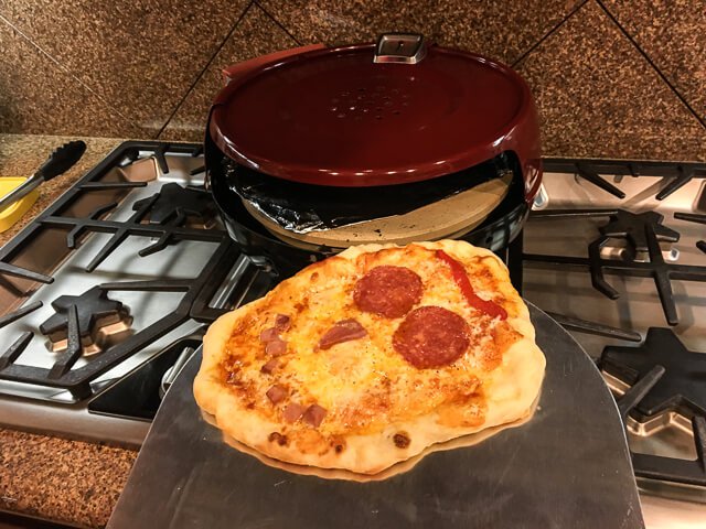 https://citymagazine.si/en/pizzeria-pronto-pizza-like-from-a-bread-oven-on-a-stove/pizzeria-pronto-stovetop-pizza-oven-review-0050/