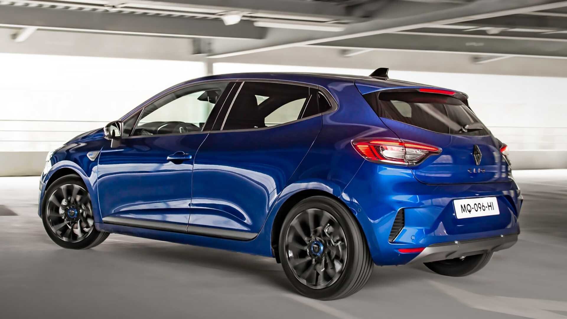 Renault Clio Review (2024)