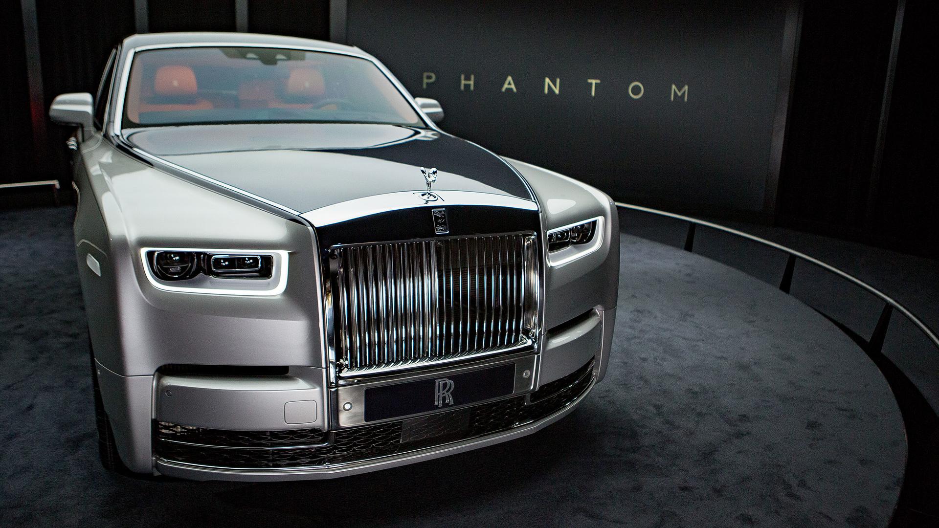 The 2018 Rolls-Royce Phantom Is a $550,000 Ultra-Luxury Car 