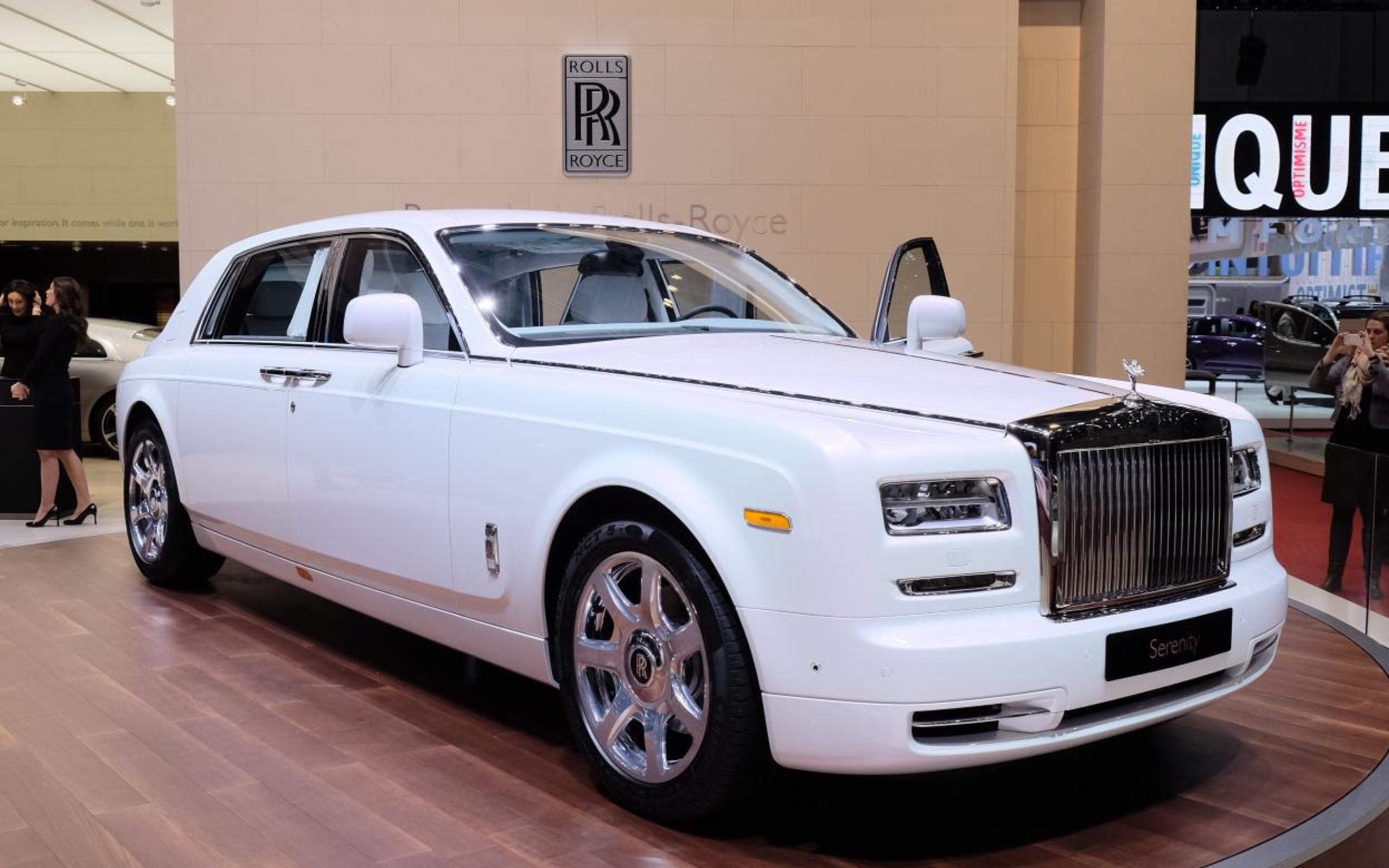 Rolls-Royce's new sedan, with silk and cherry blossoms, is as luxurious as  a Japanese garden