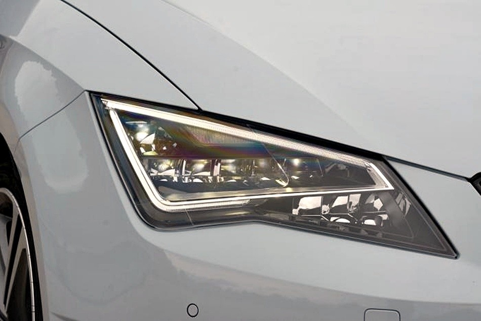 Benzinfabrik - Seat Leon Cupra 2018 LED Innenraumupgrade