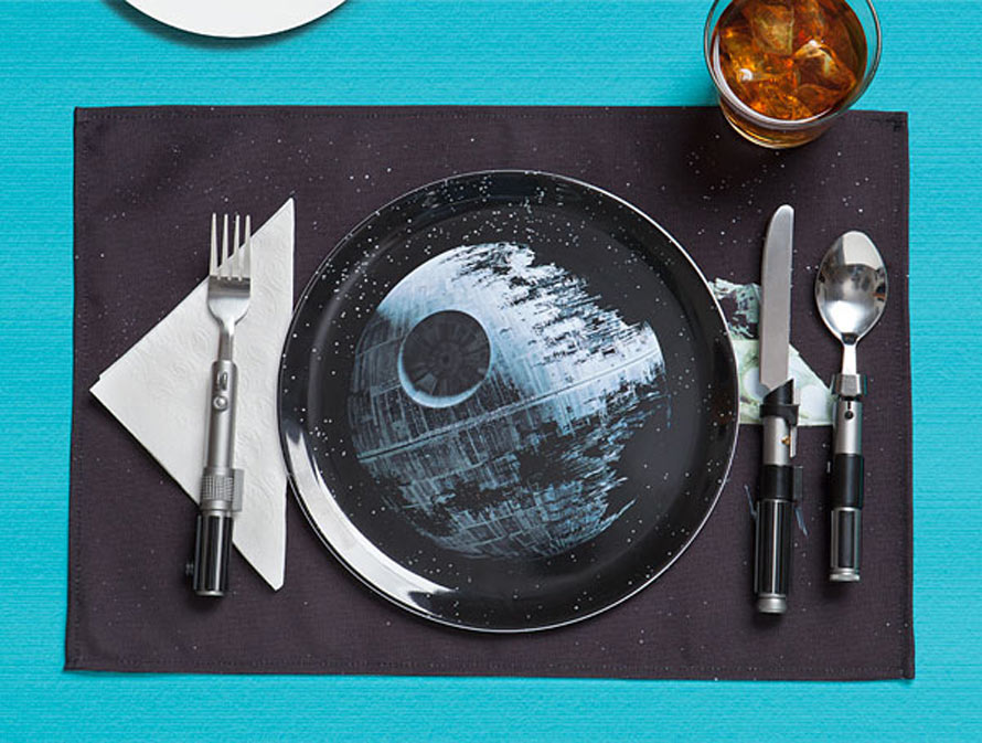 Eat like a Jedi with this Star Wars lightsaber cutlery set