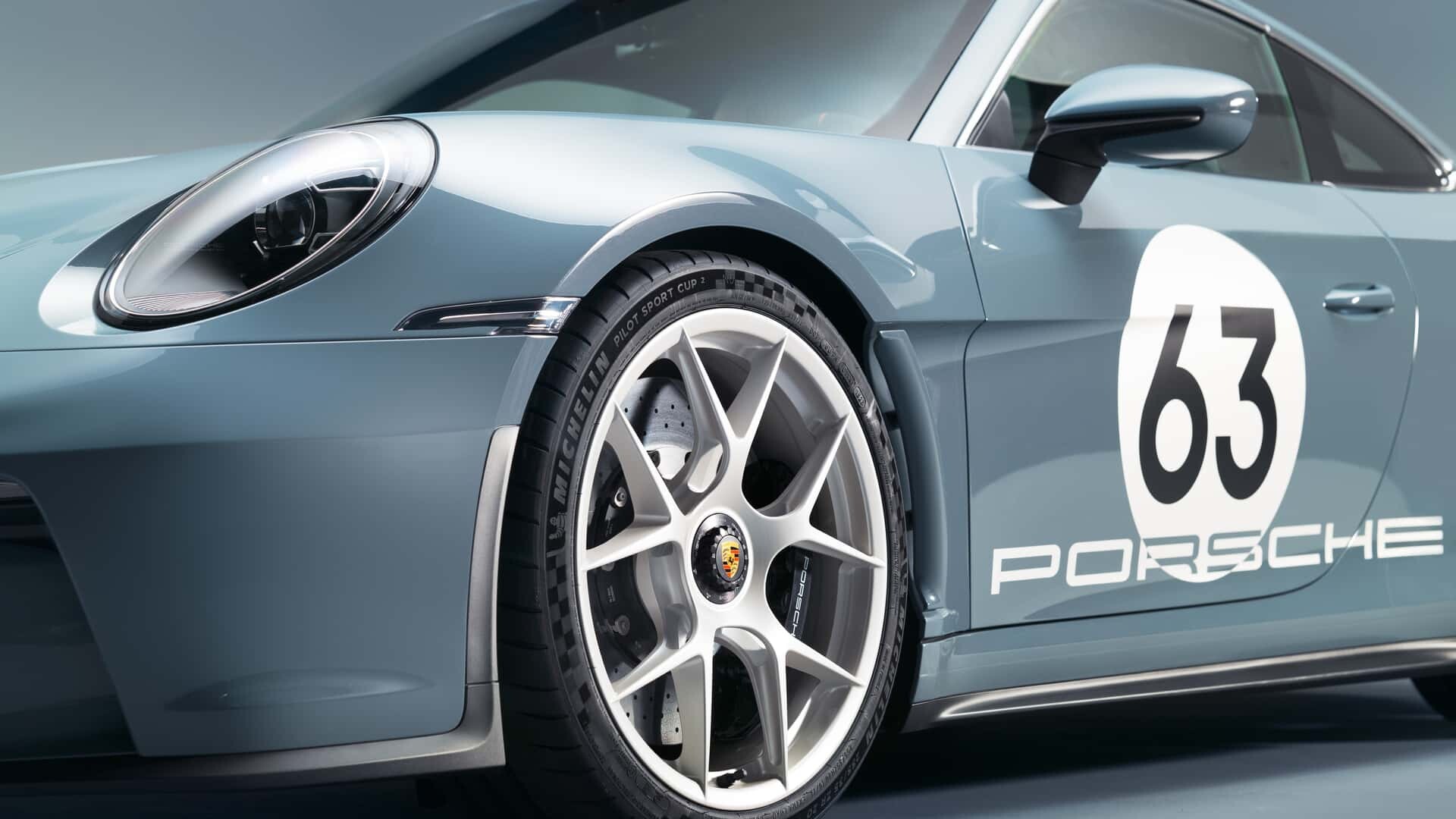 2024 Porsche 911 S/T Is the Lightest, Priciest 992 Yet